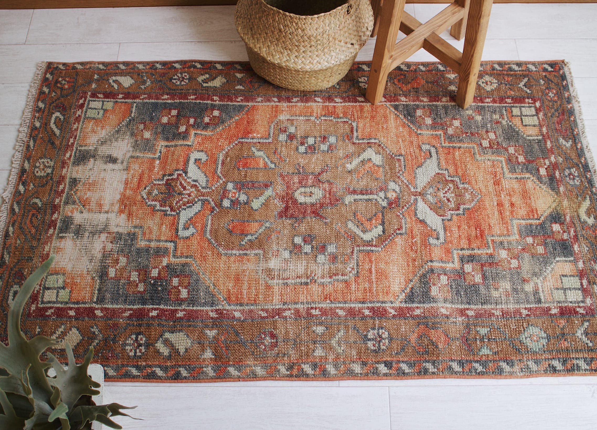 オレンジのヴィンテージラグ