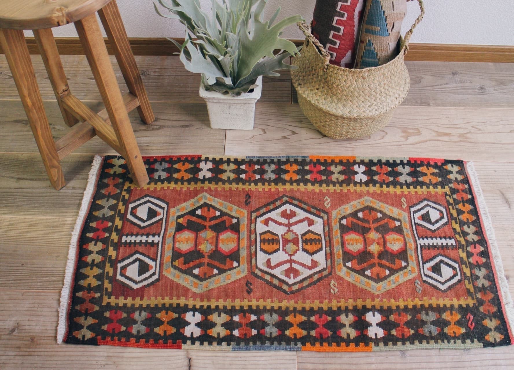 オレンジのオールドキリム