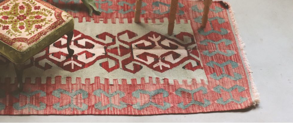 赤いオールドキリム