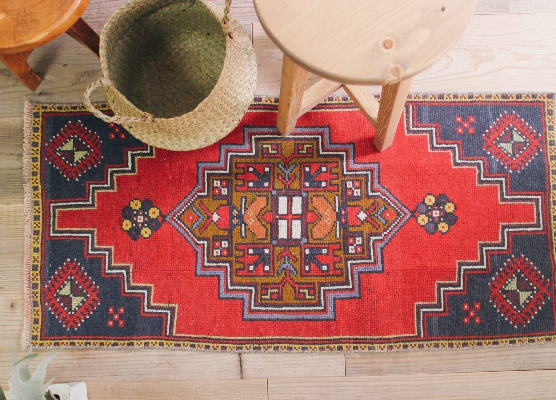 赤いヴィンテージラグ