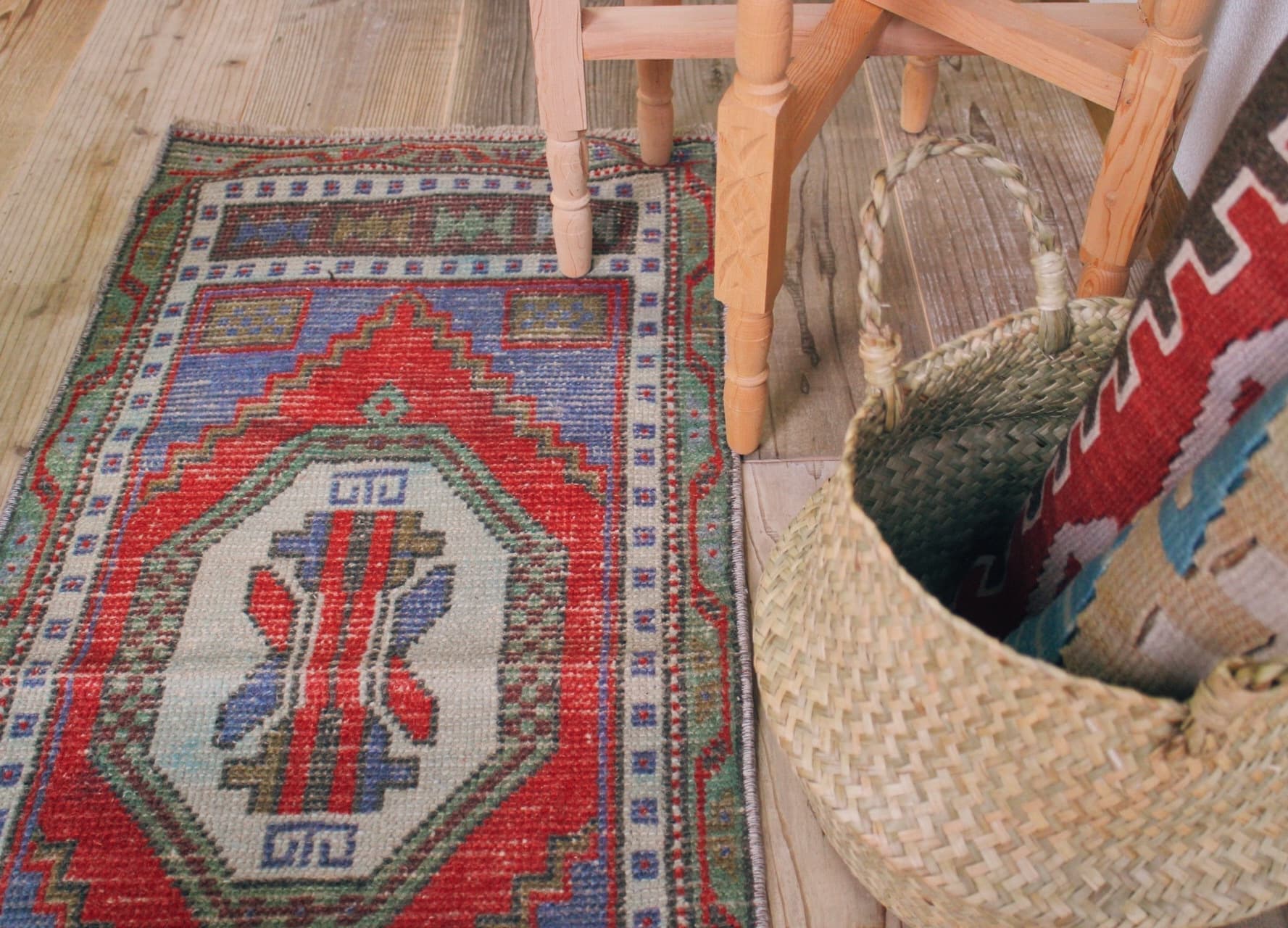 赤と青のヴィンテージラグ