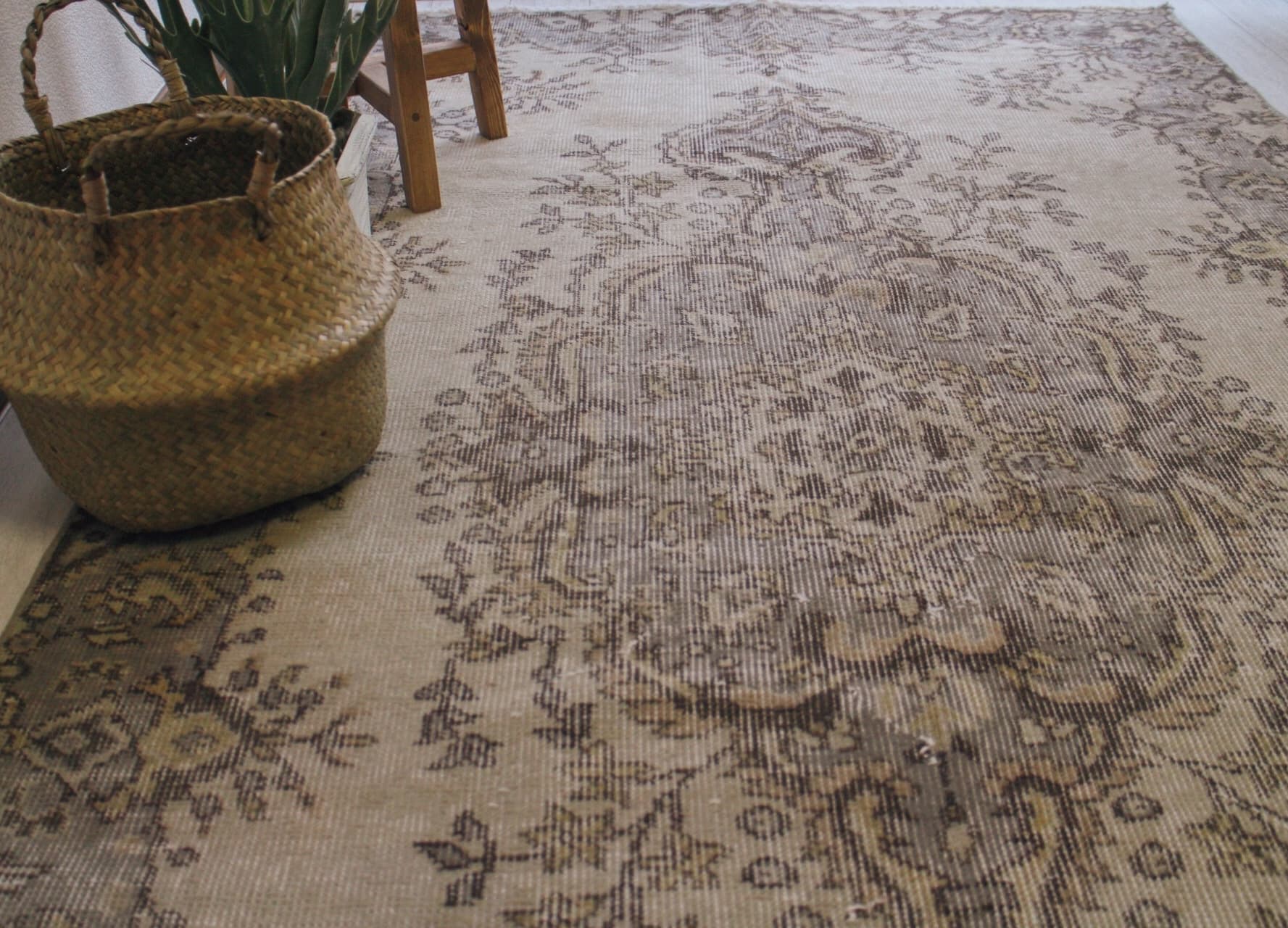 ベージュのヴィンテージラグ