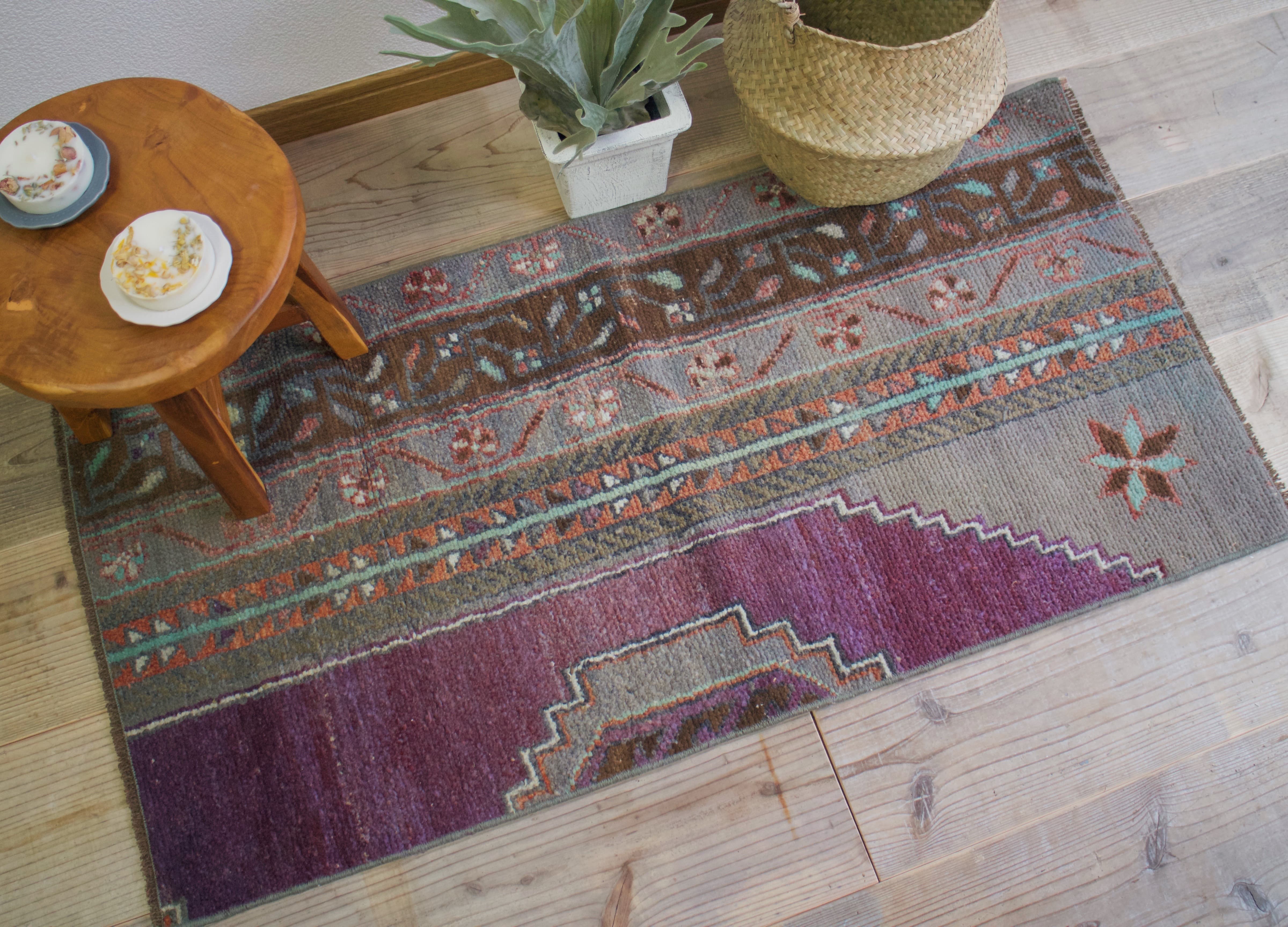 パープルのヴィンテージラグ