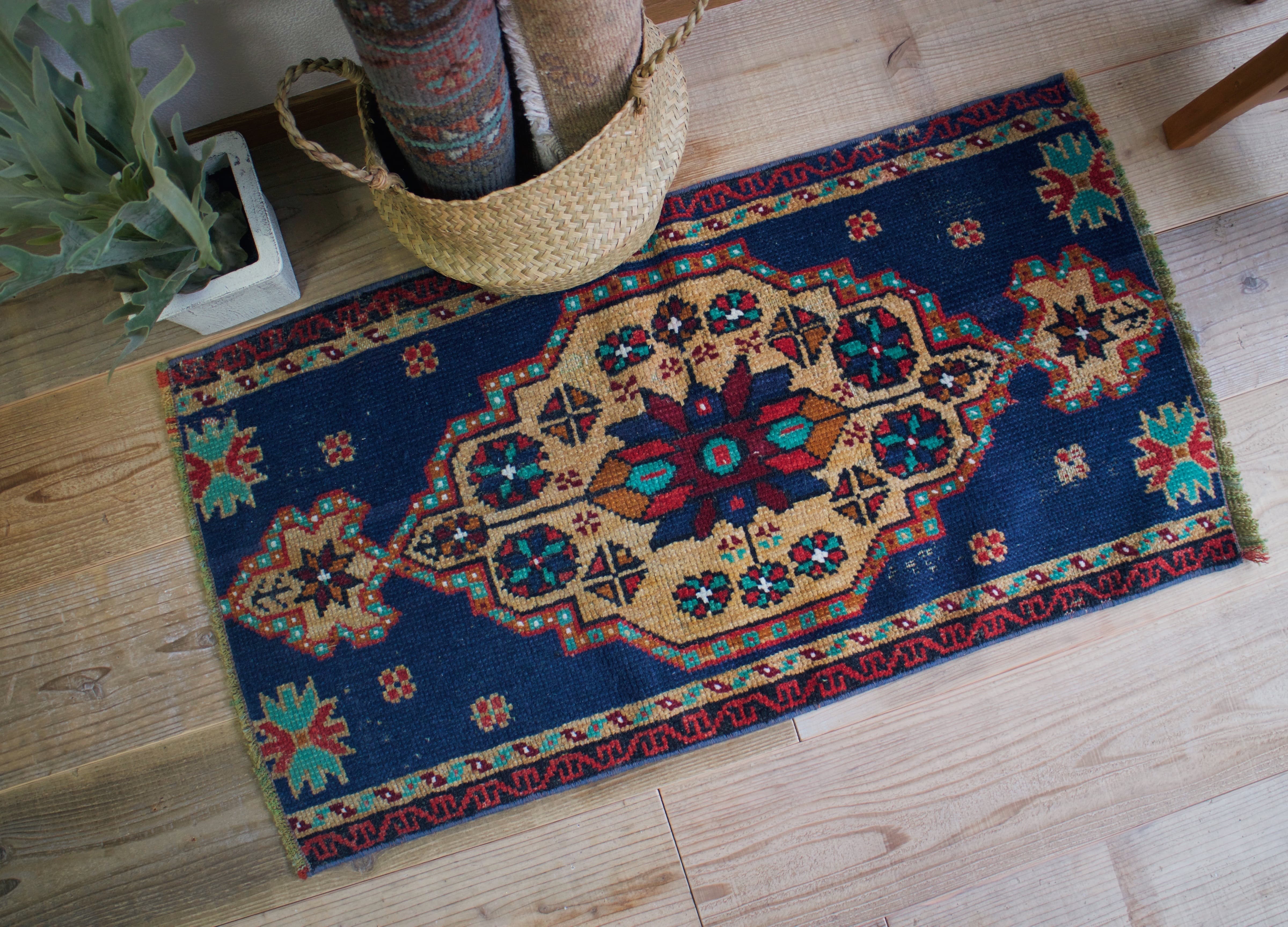 青いヴィンテージラグ