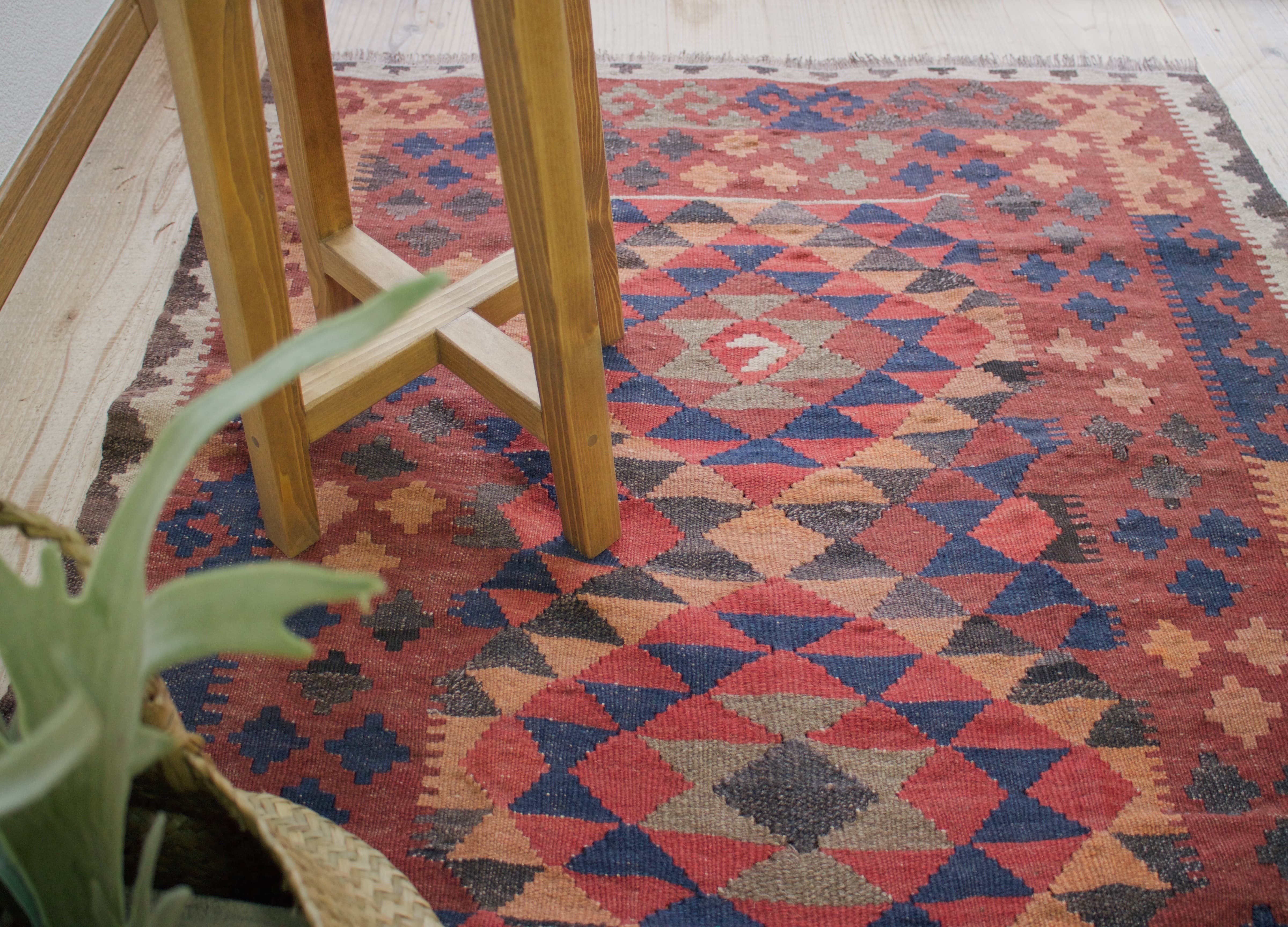 ボルドーのオールドキリム