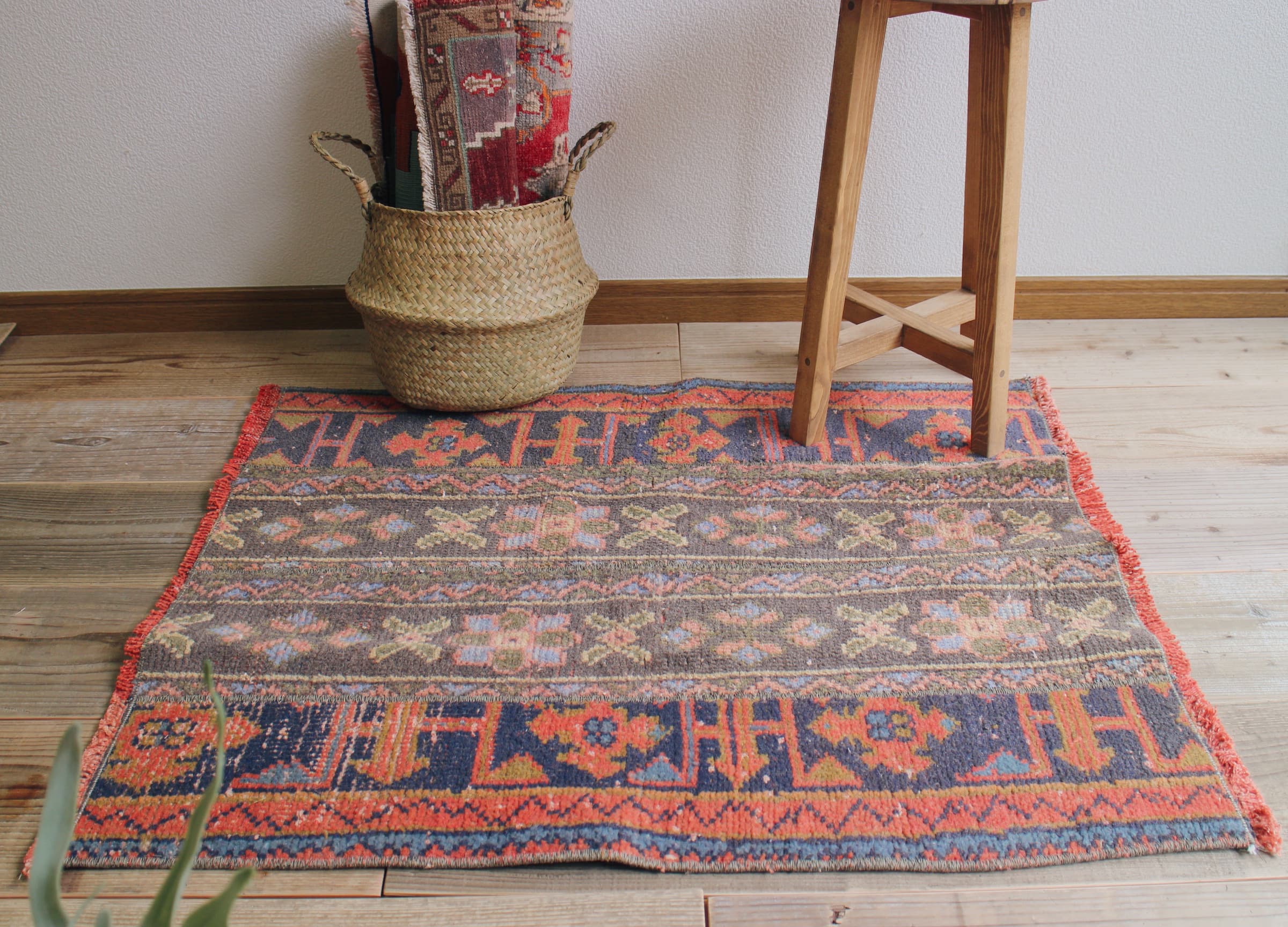 オレンジのヴィンテージラグ