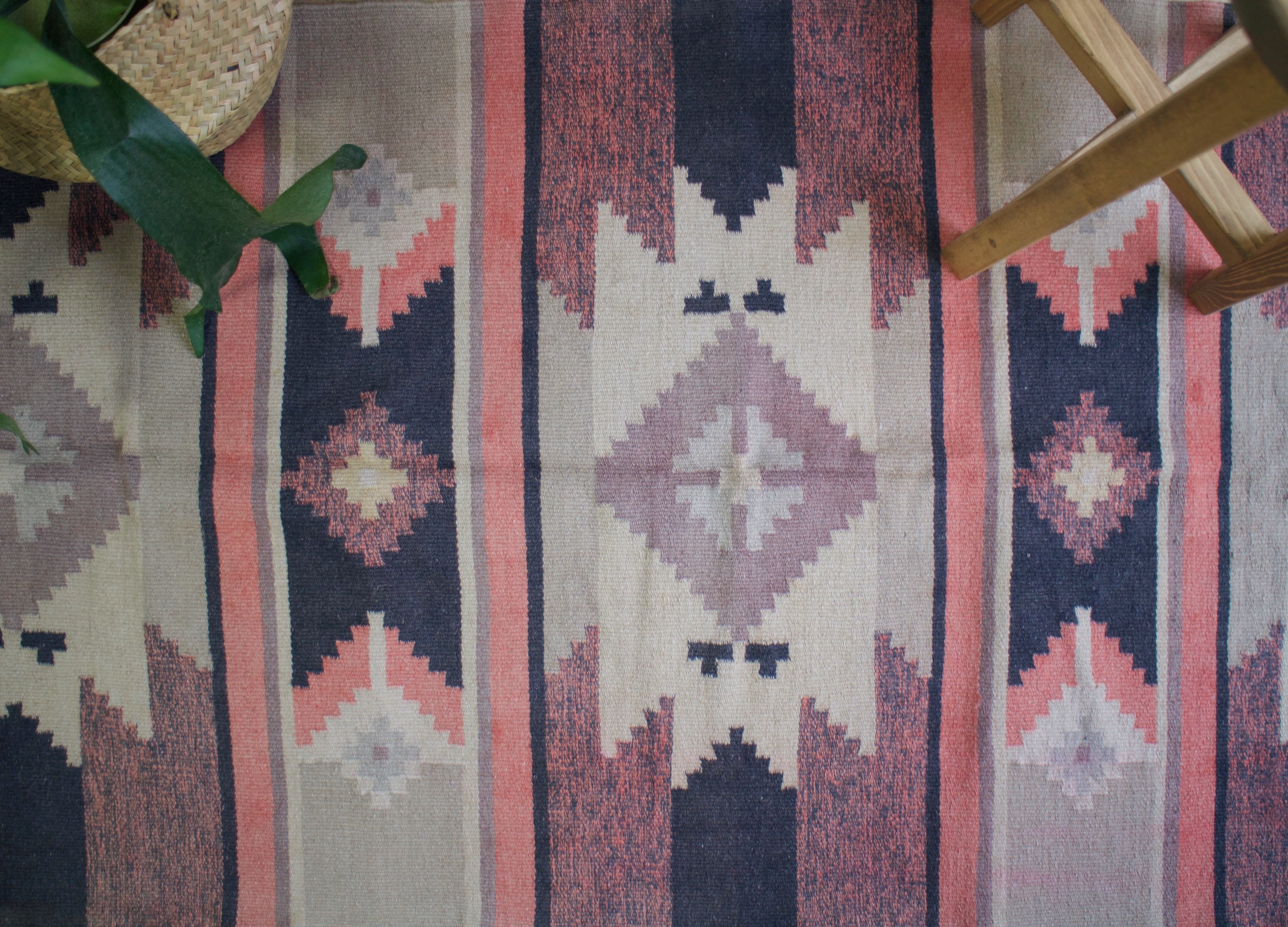 ピンクのオールドキリム