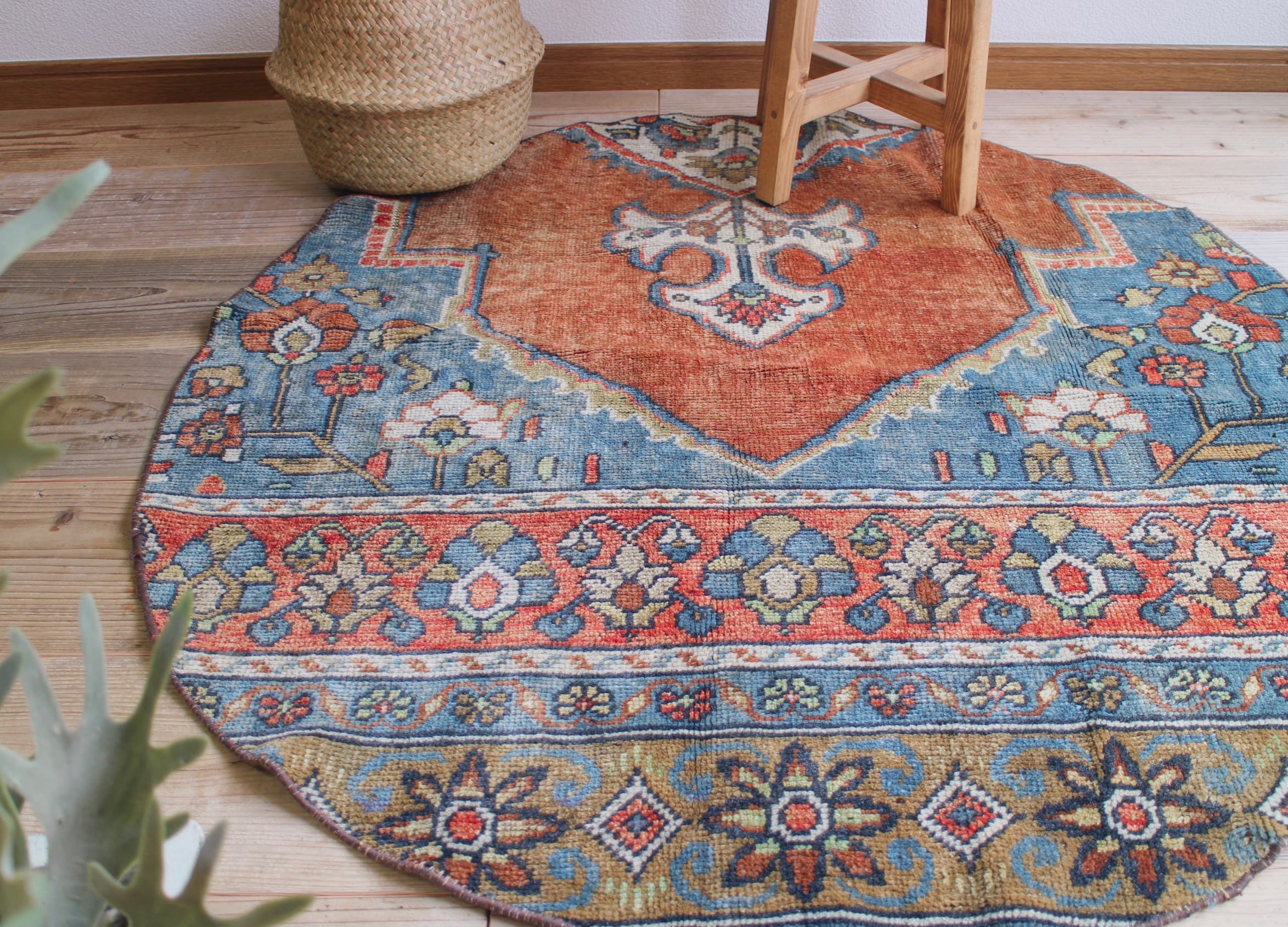 丸いヴィンテージラグ