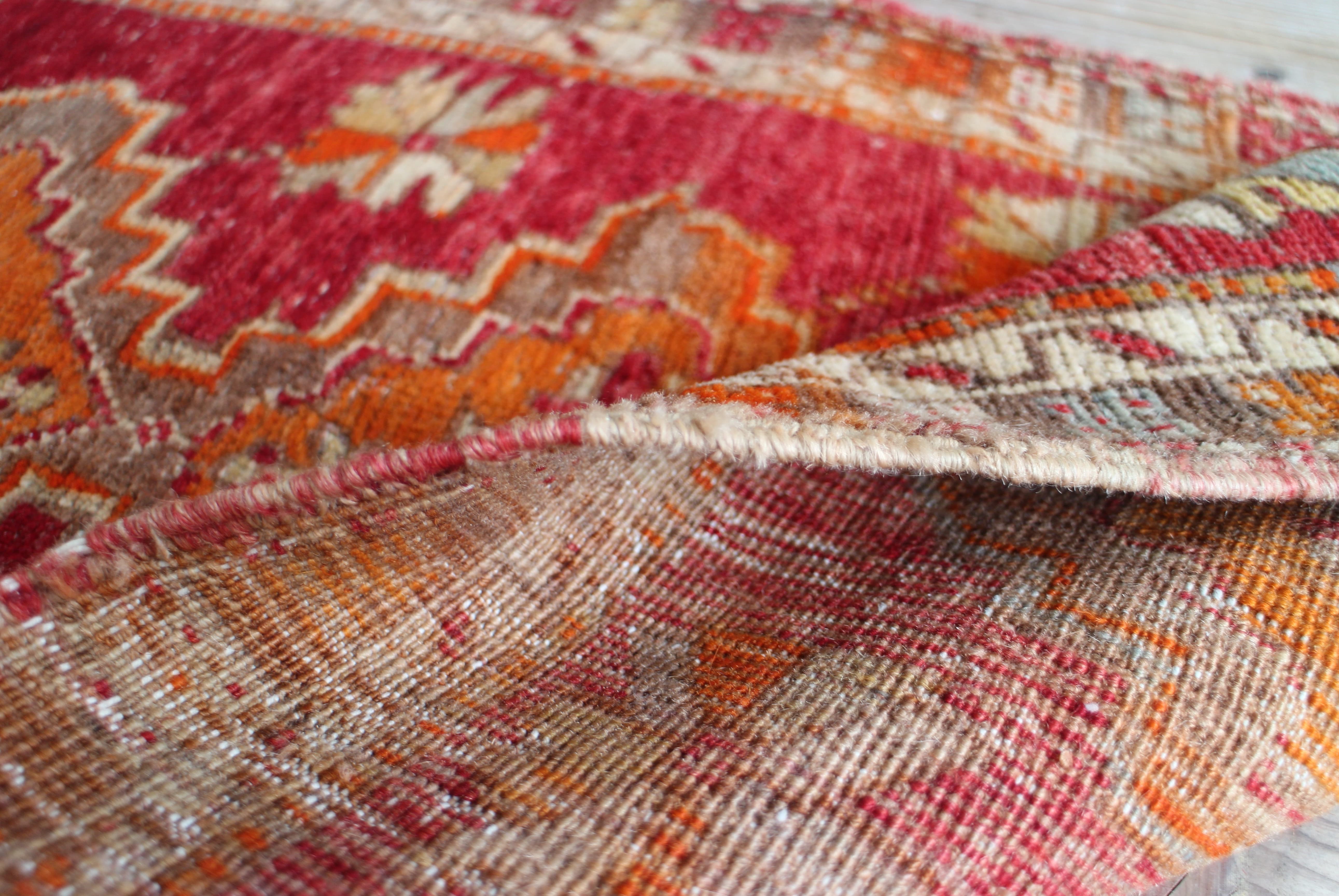 赤いオールドキリム