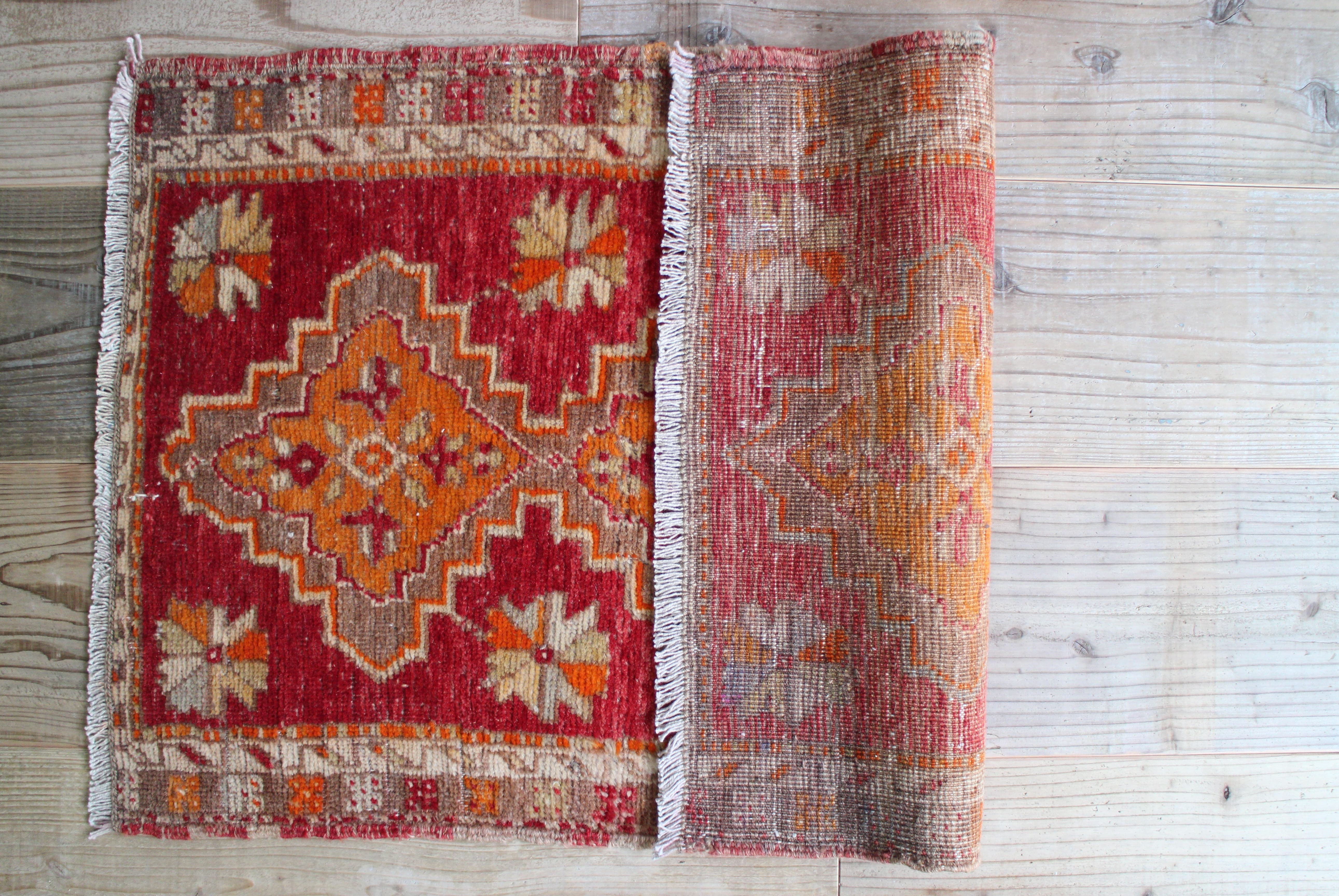 赤いオールドキリム
