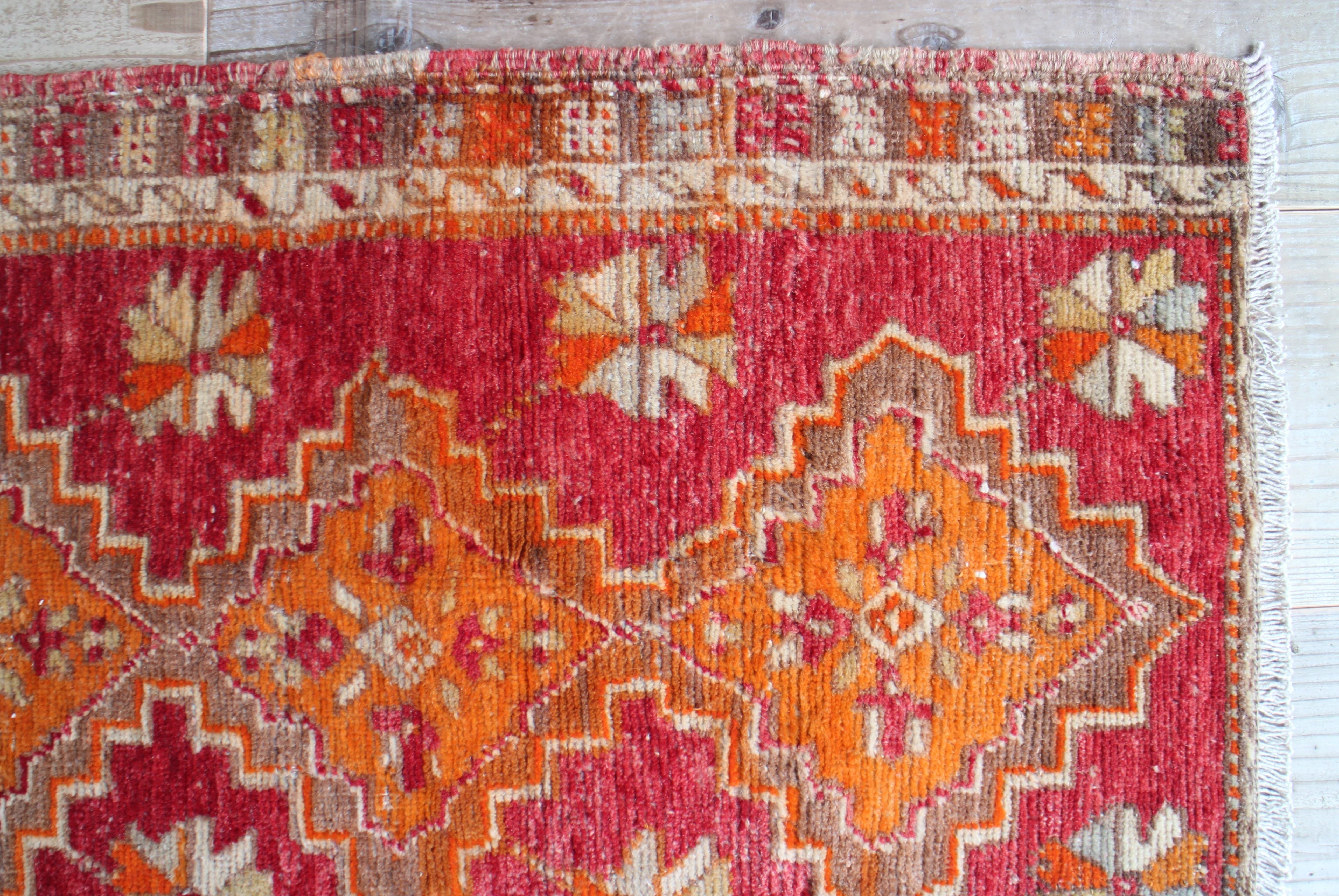 赤いオールドキリム