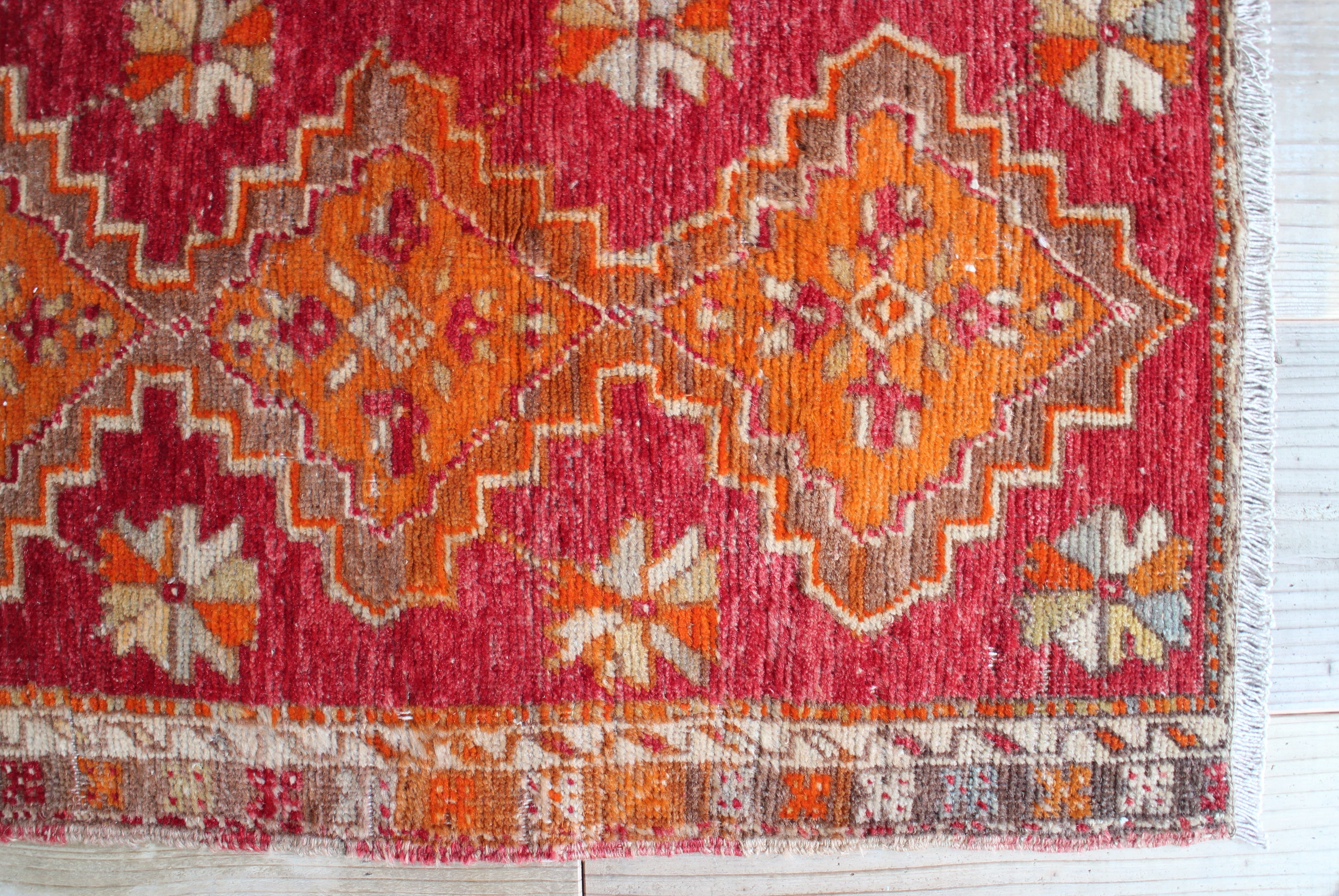 赤いオールドキリム