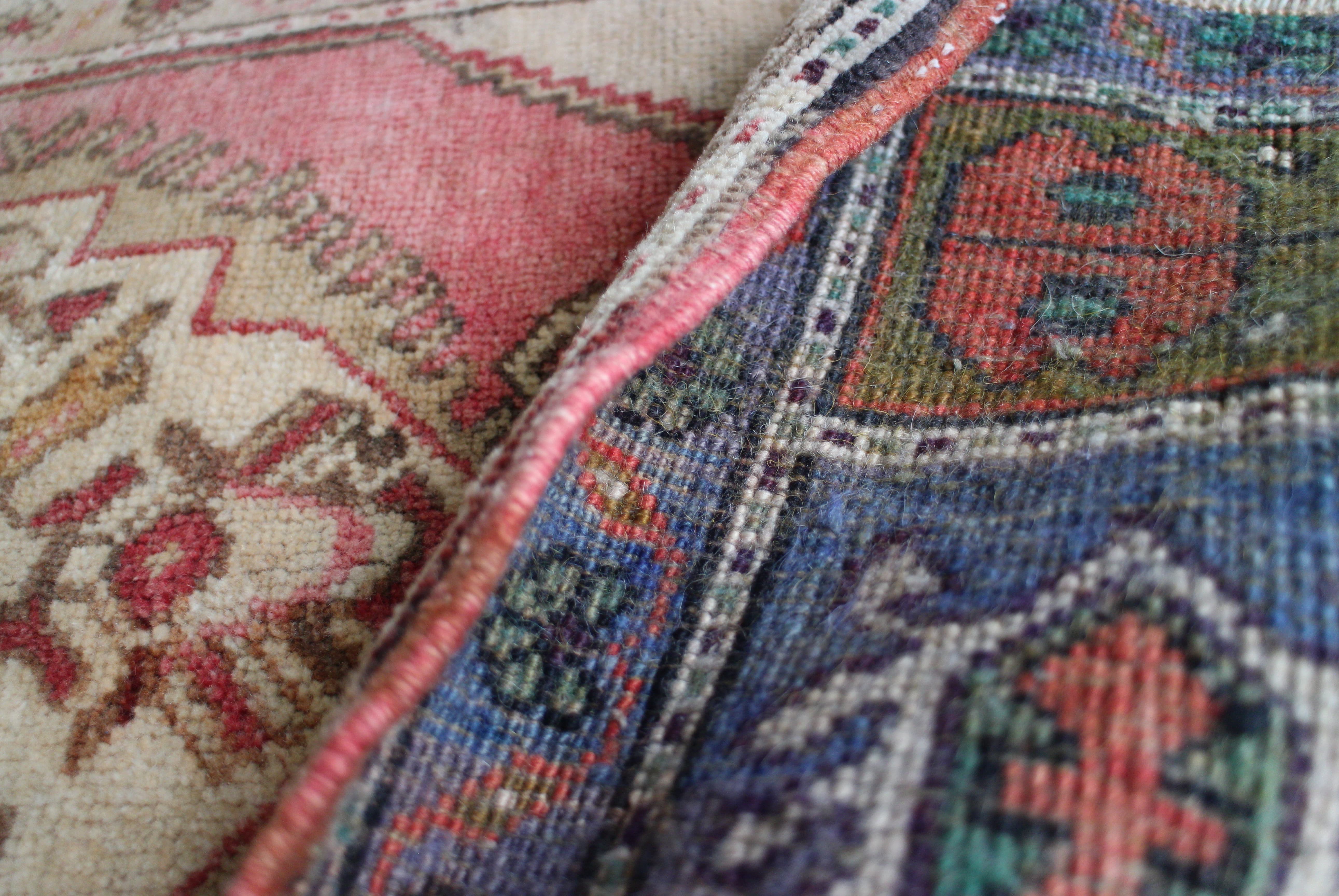 ベージュのオールドキリム