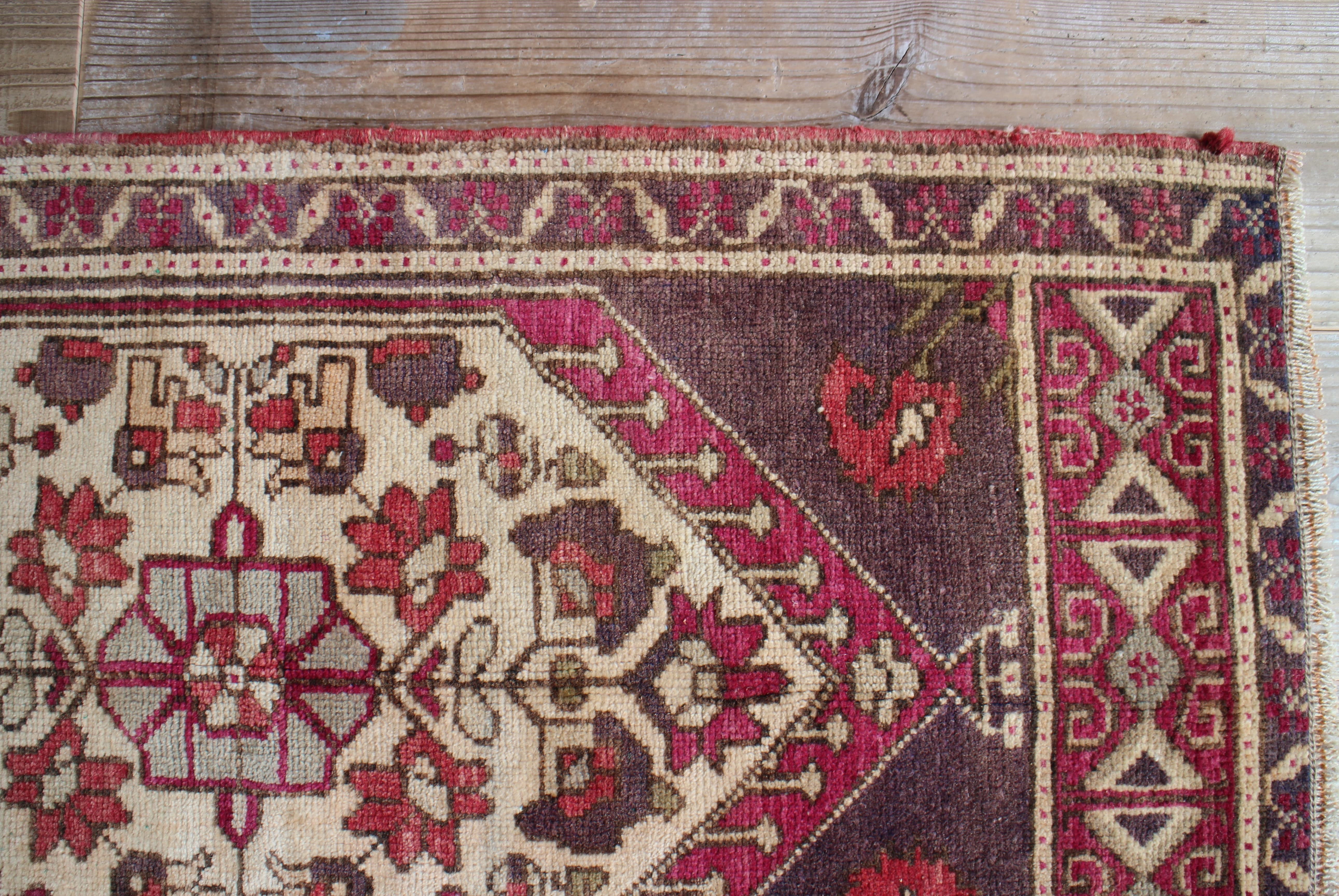 ブラウンのオールドキリム