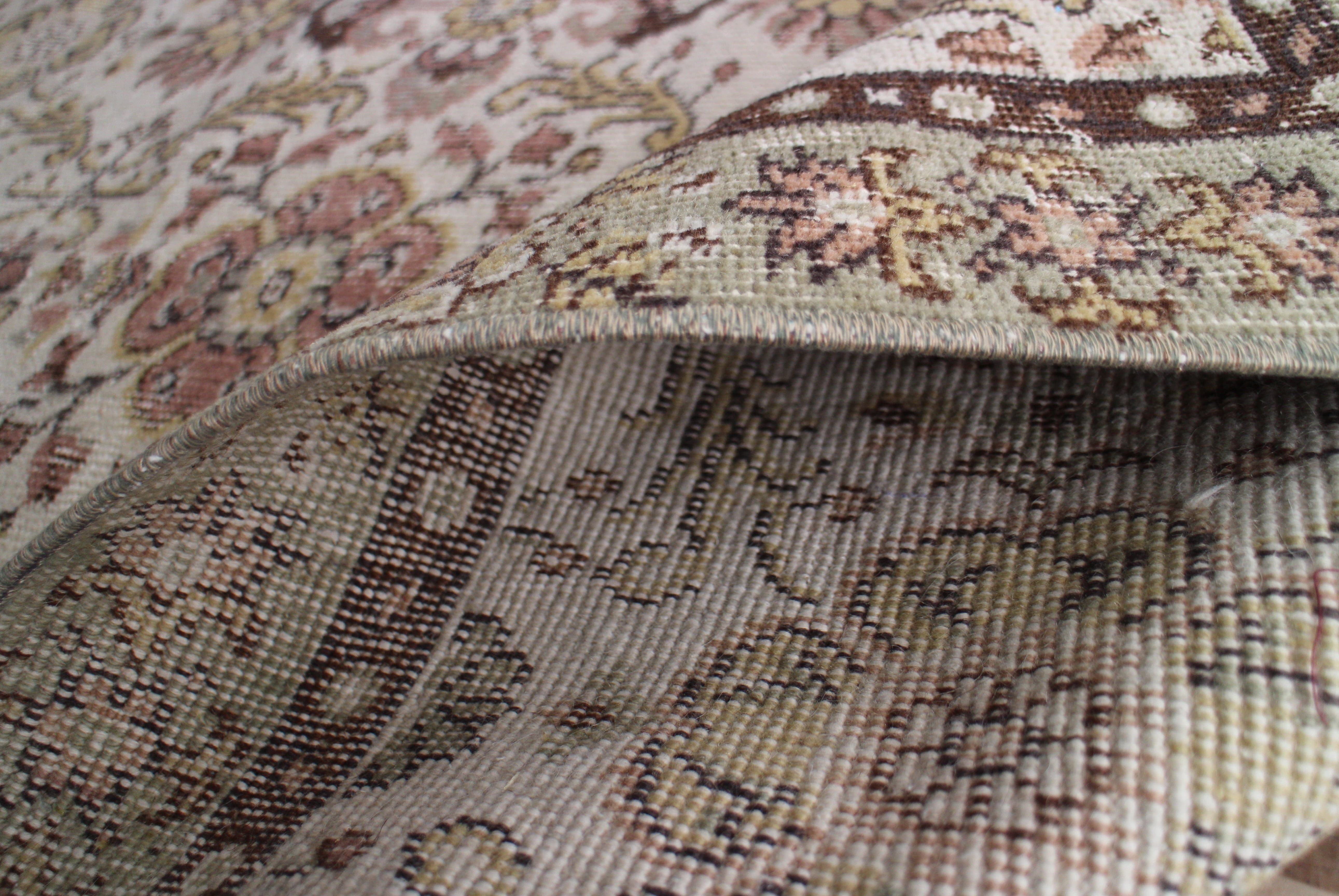 ブラウンのオールドキリム