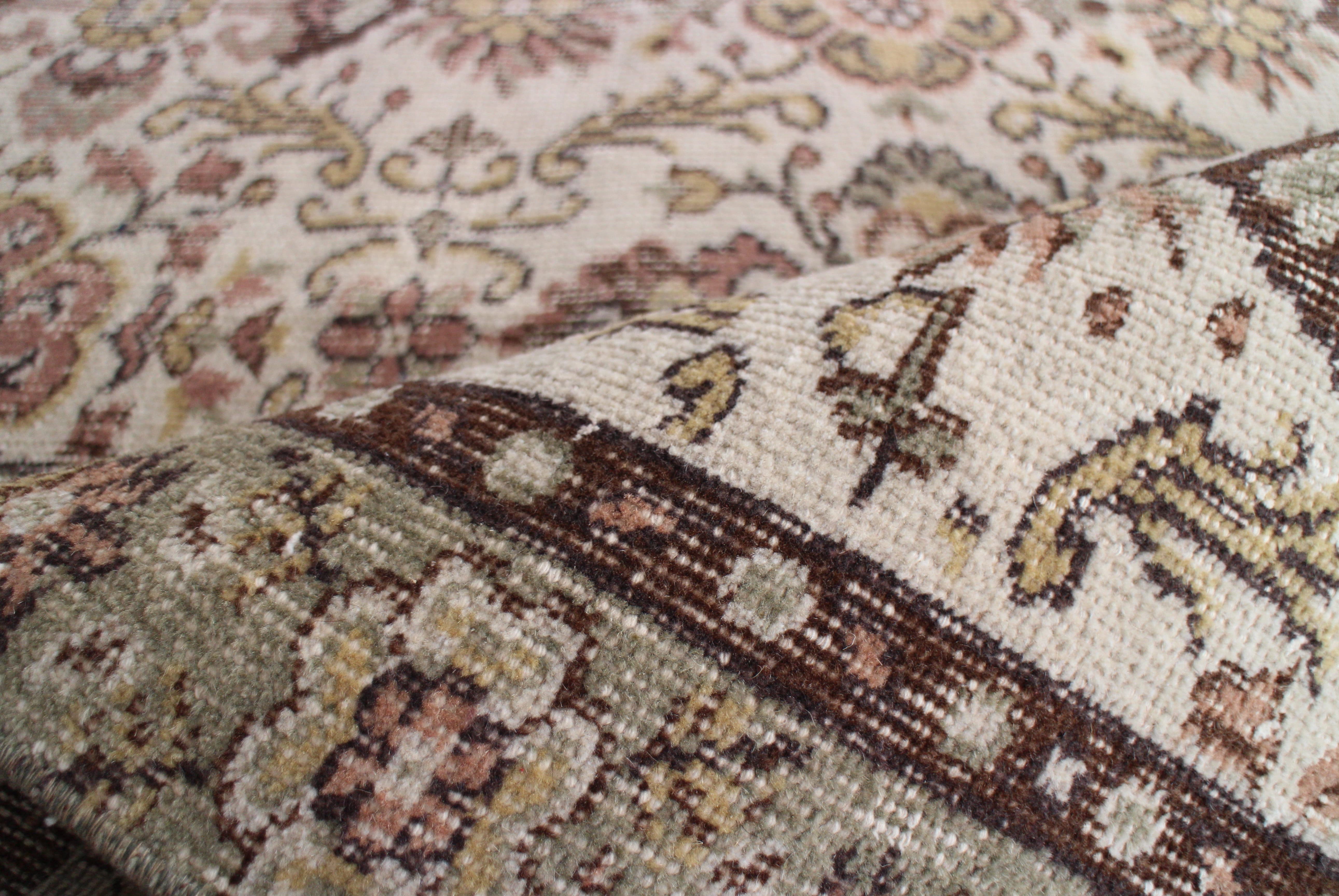 ブラウンのオールドキリム