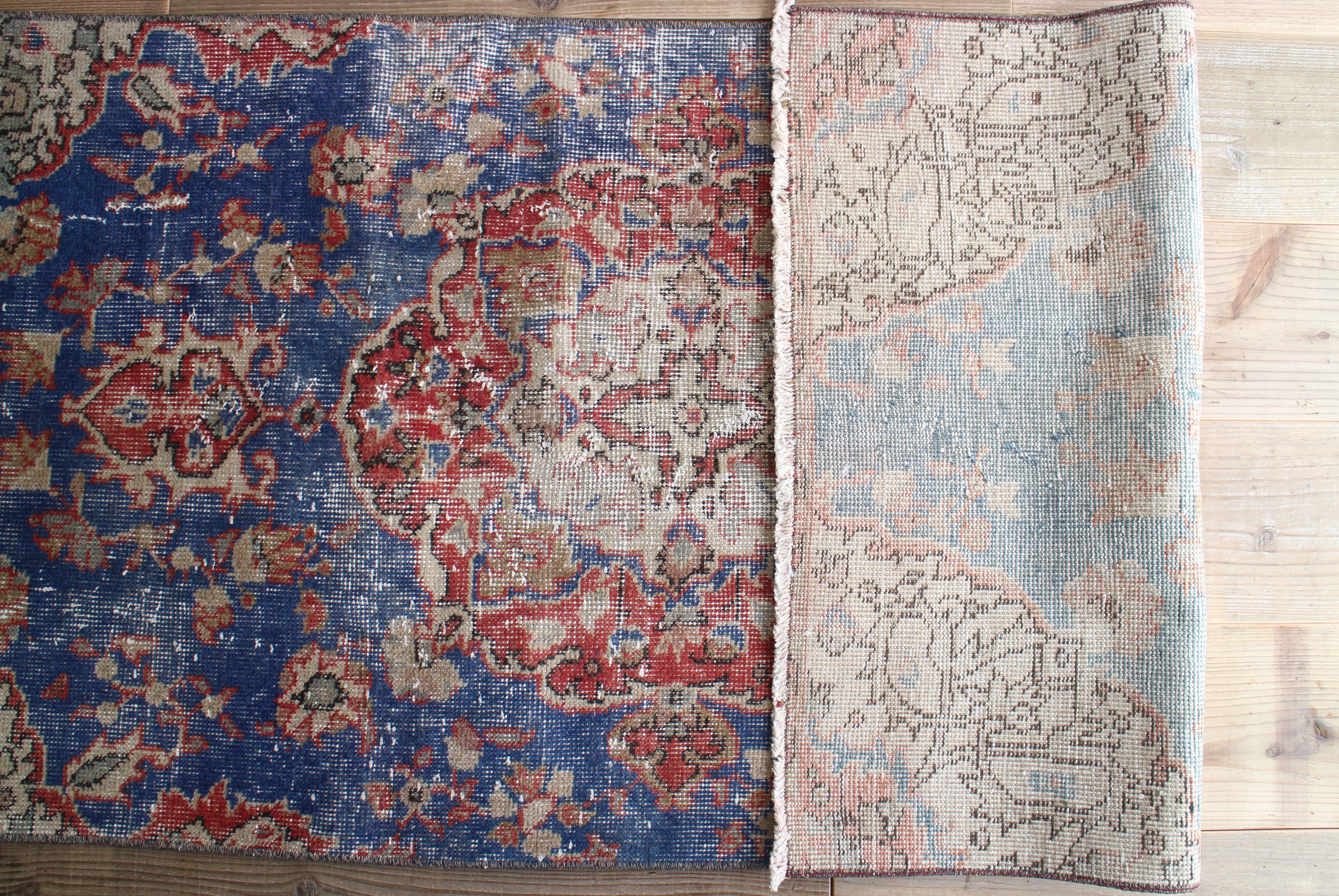 青のオールドキリム