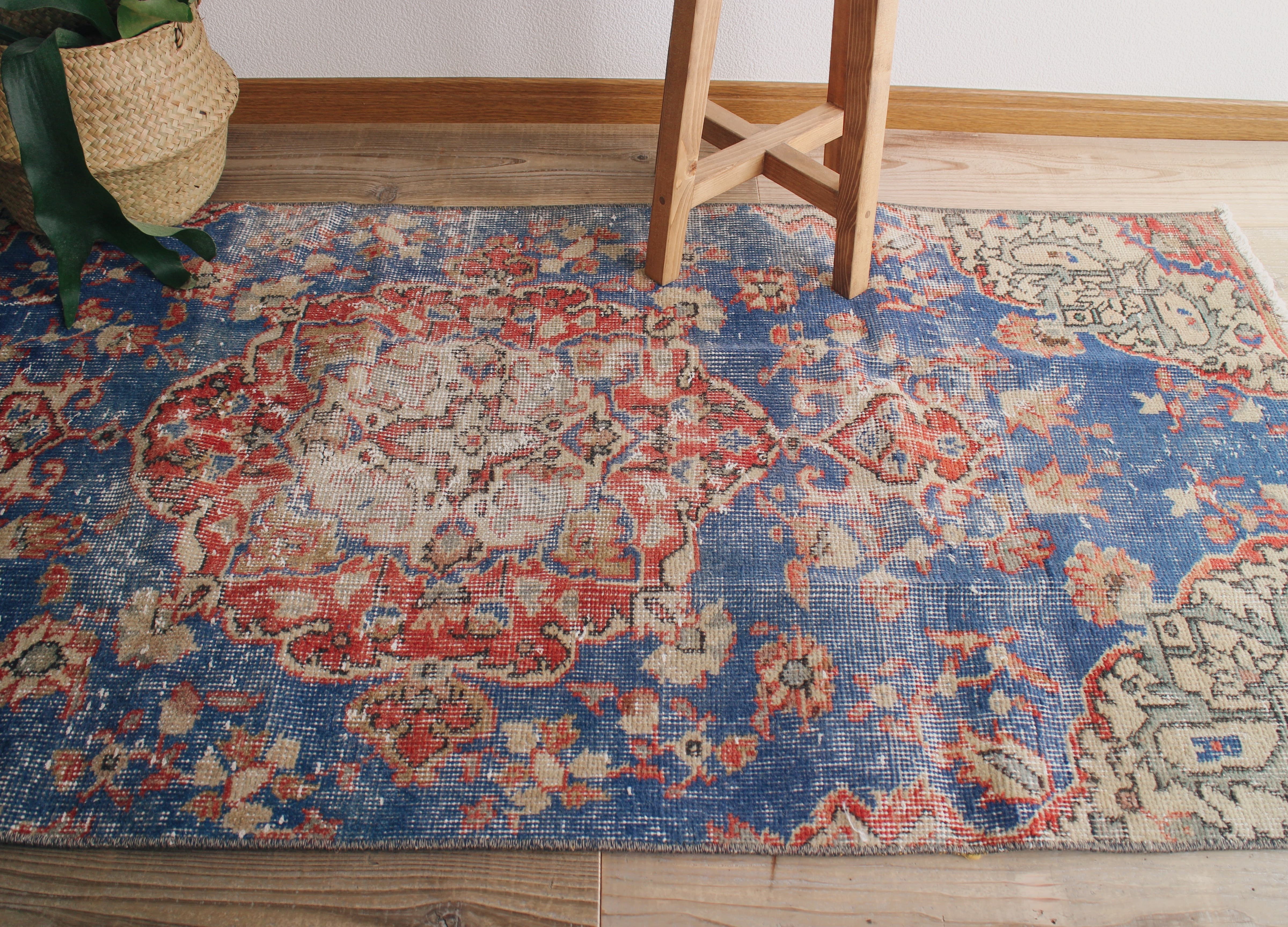 ブルーのオールドキリム