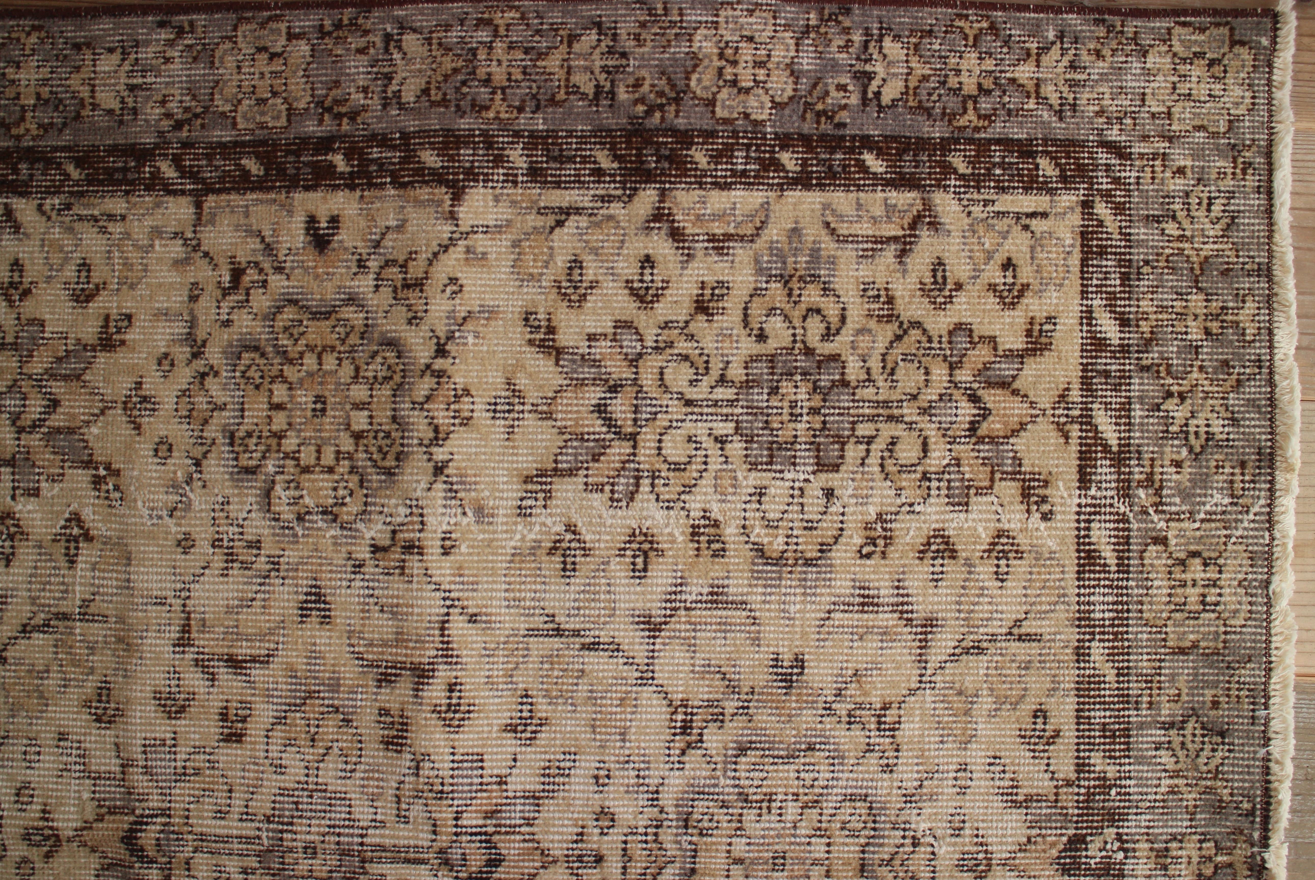 グレーのオールドキリム