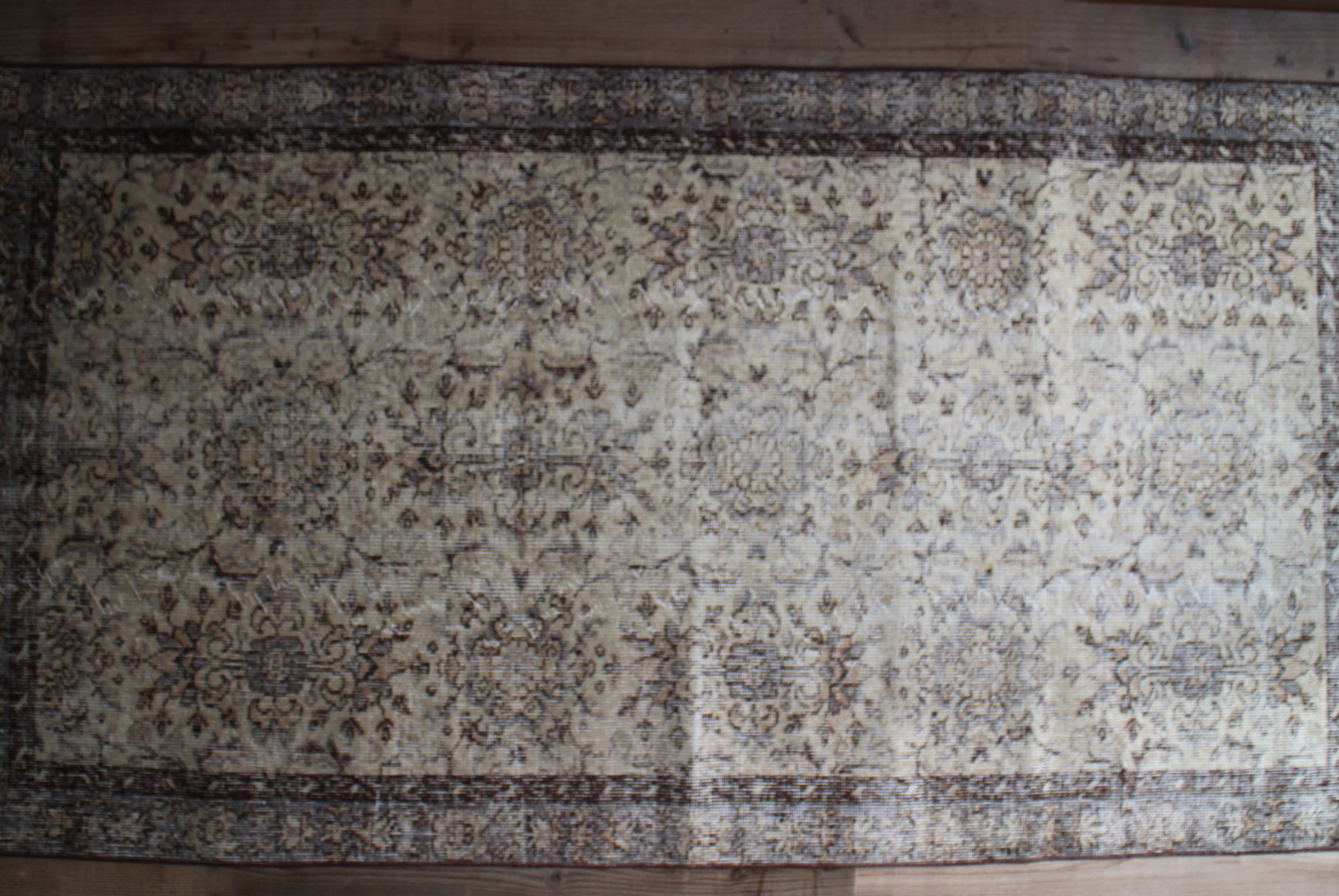 グレーのオールドキリム