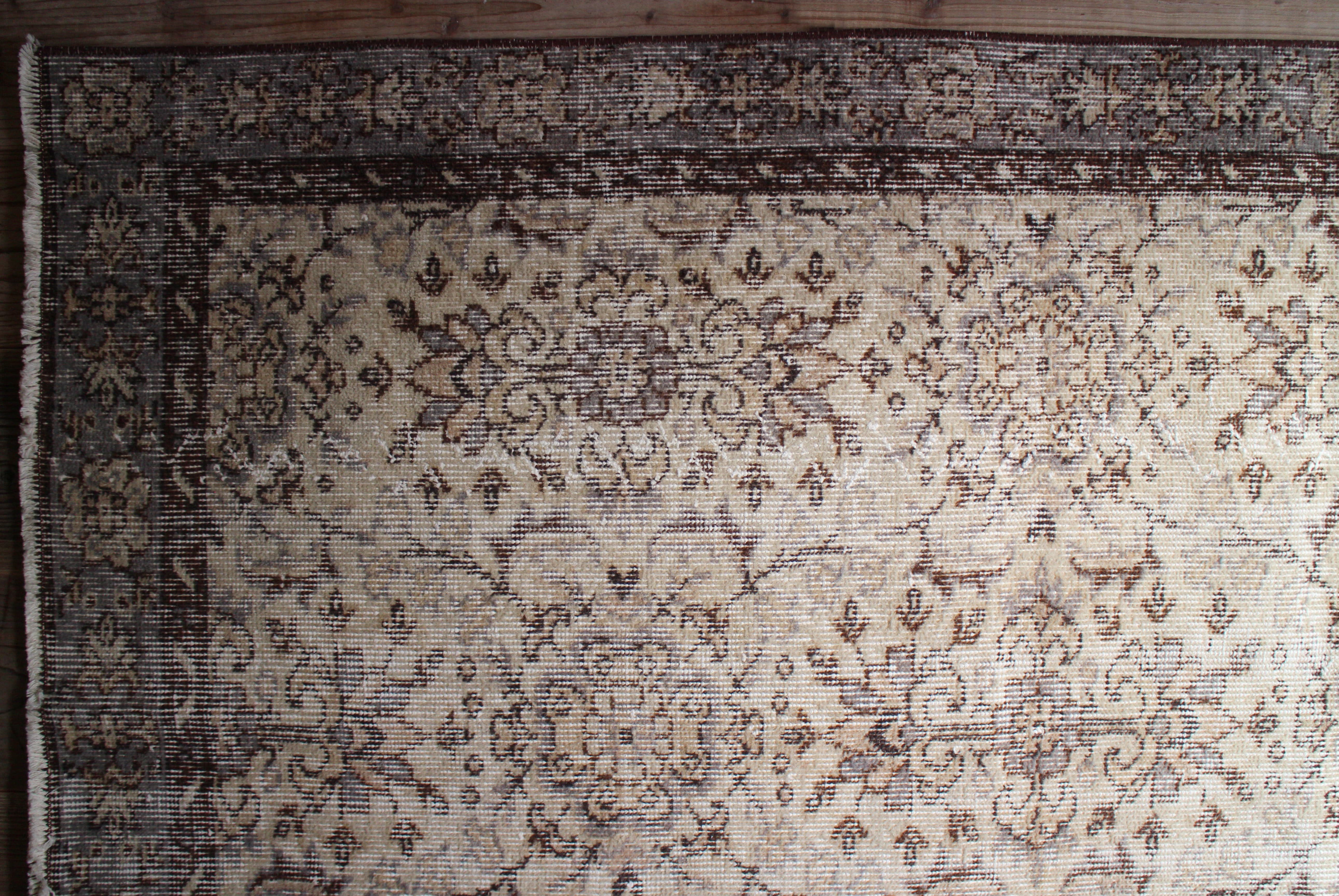 グレーのオールドキリム