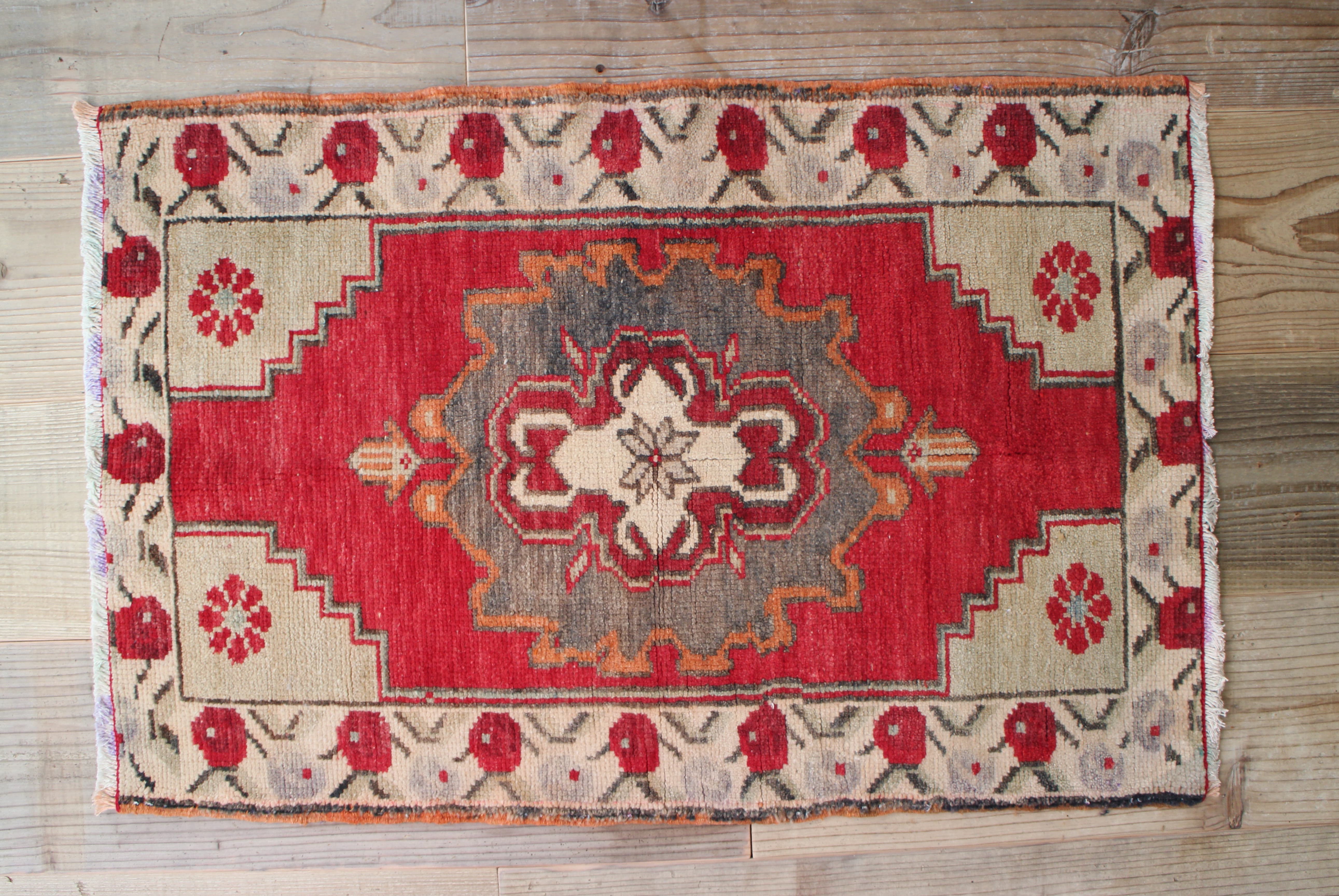 オレンジのオールドキリム