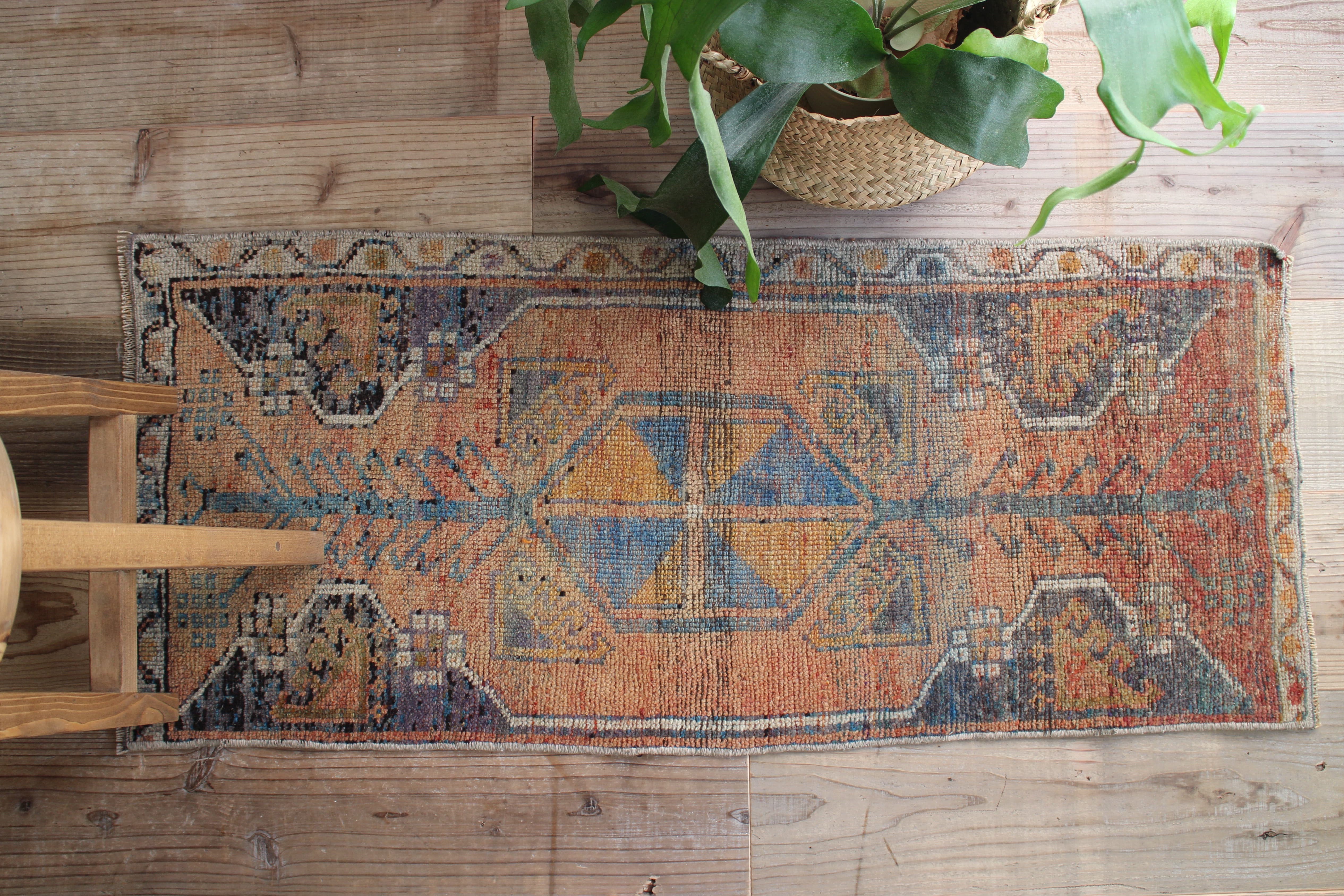 オレンジのオールドキリム