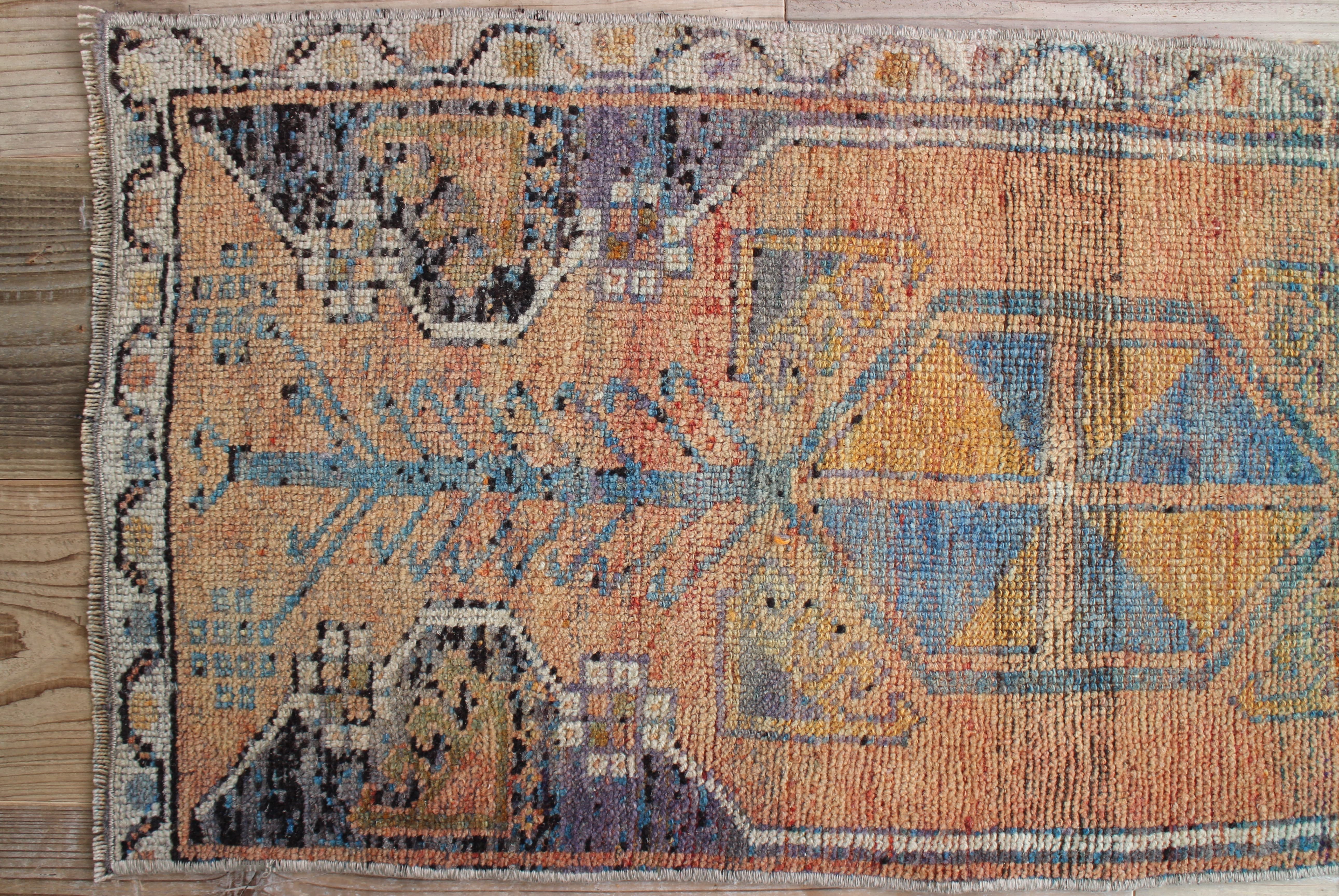 オレンジのオールドキリム