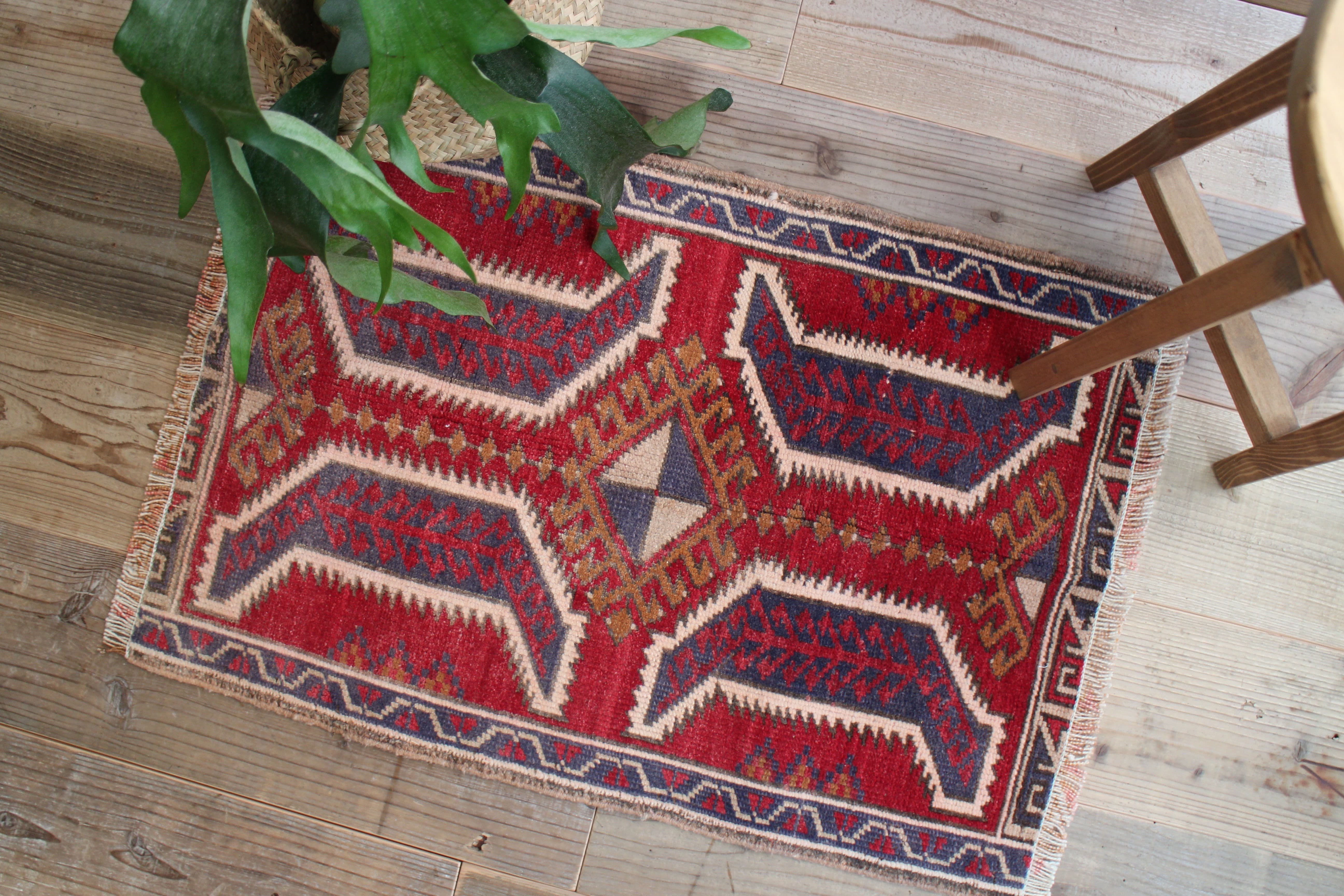 赤いオールドキリム