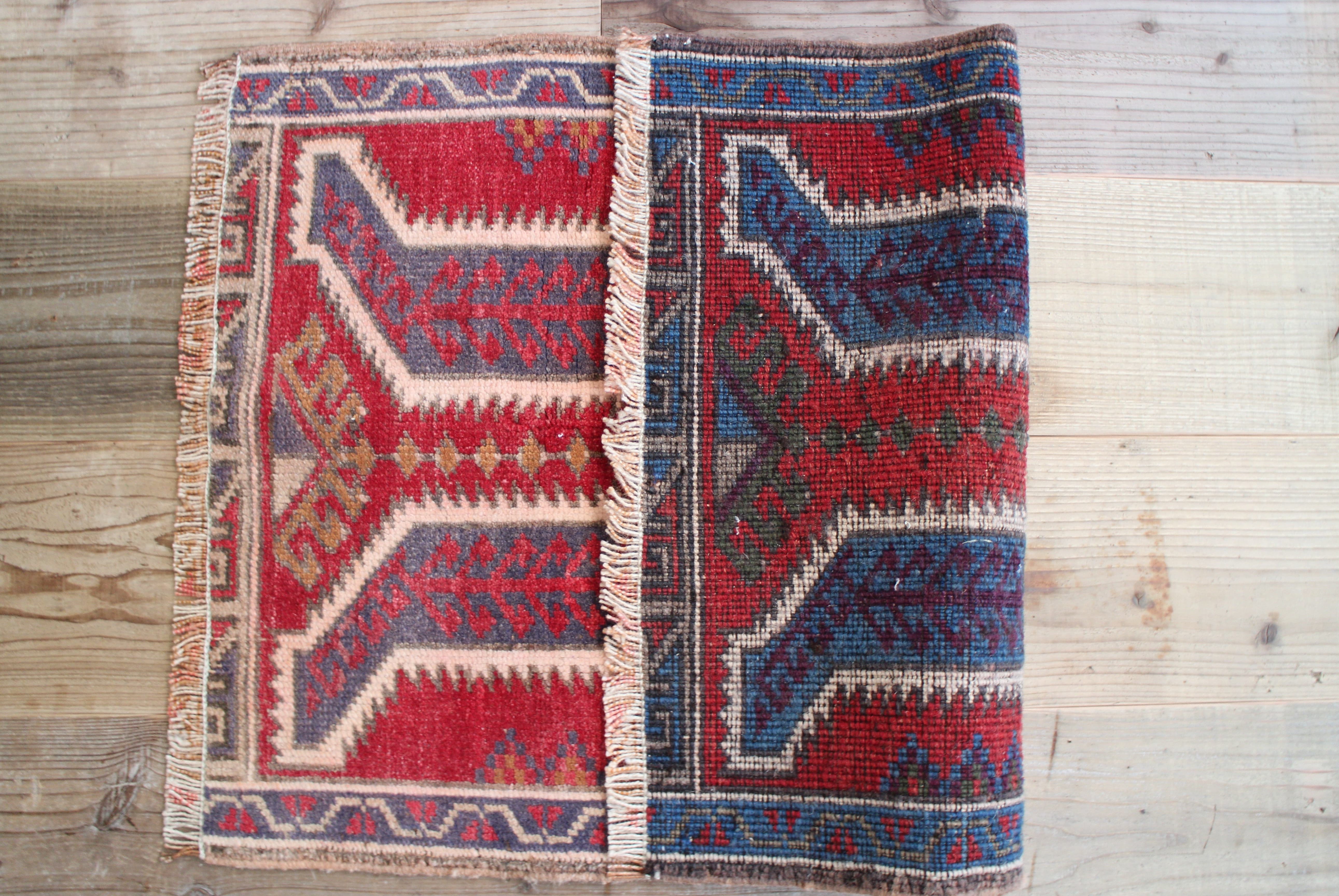 ベージュのオールドキリム