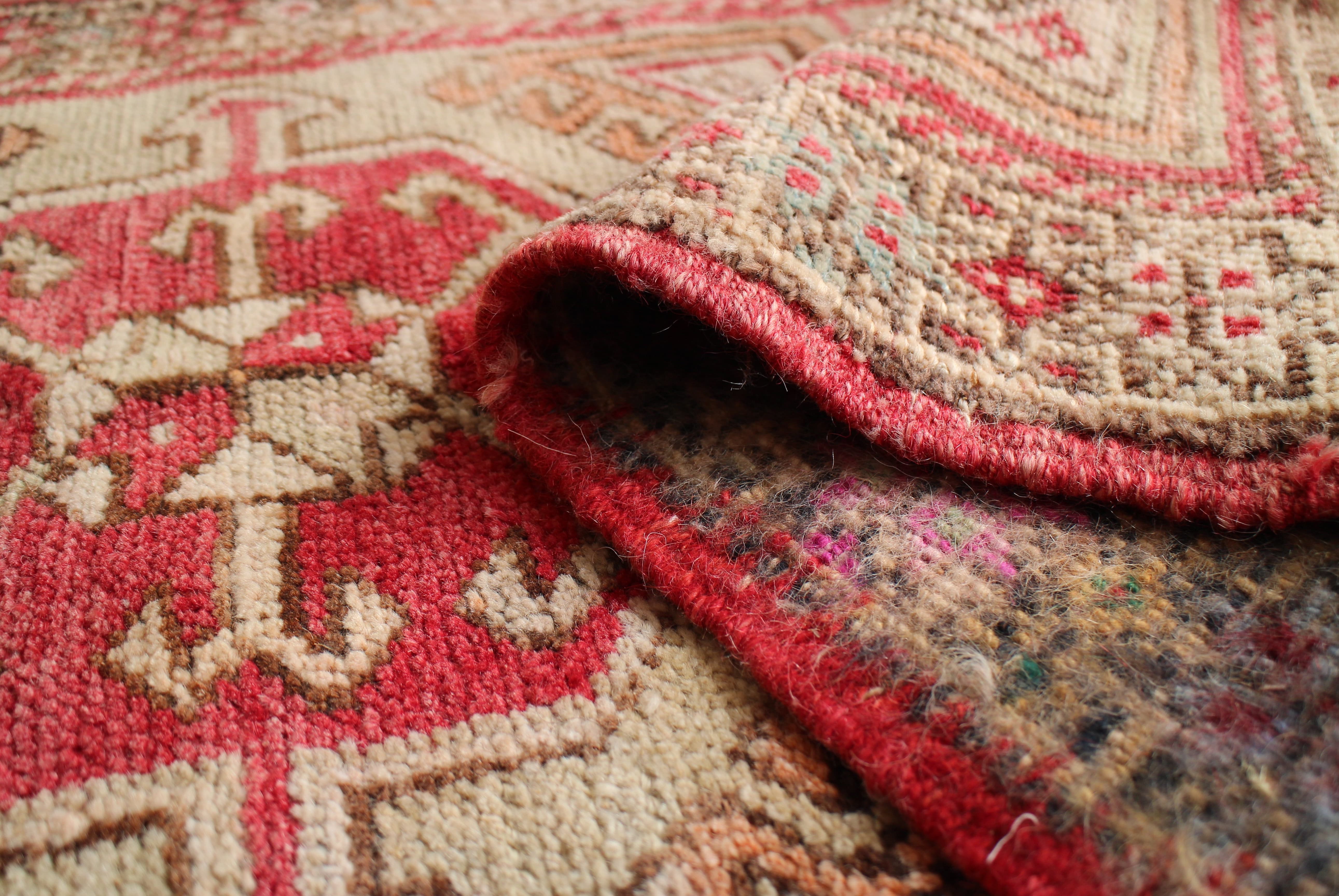 ベージュのオールドキリム