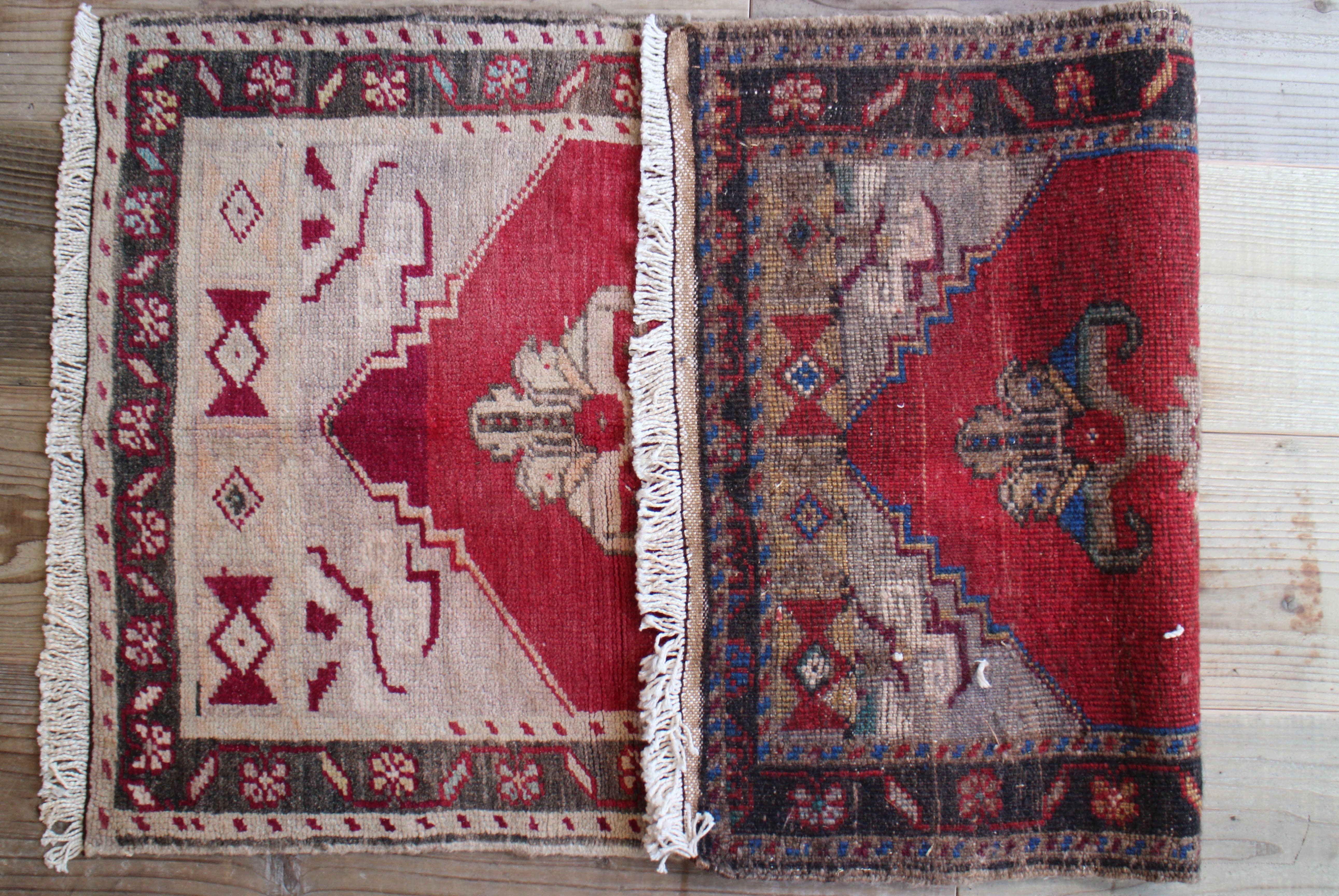 青いオールドキリム