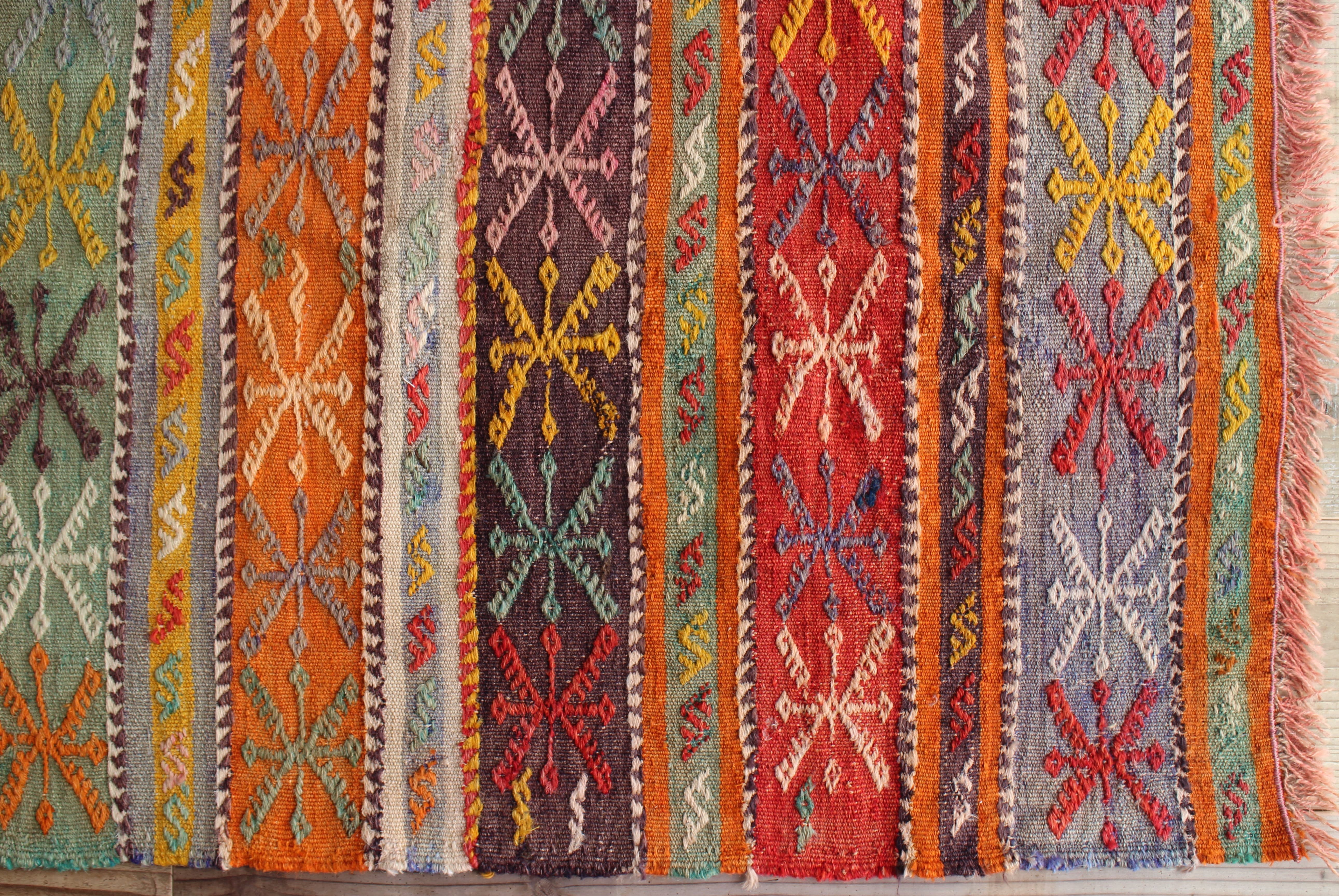 オレンジのオールドキリム