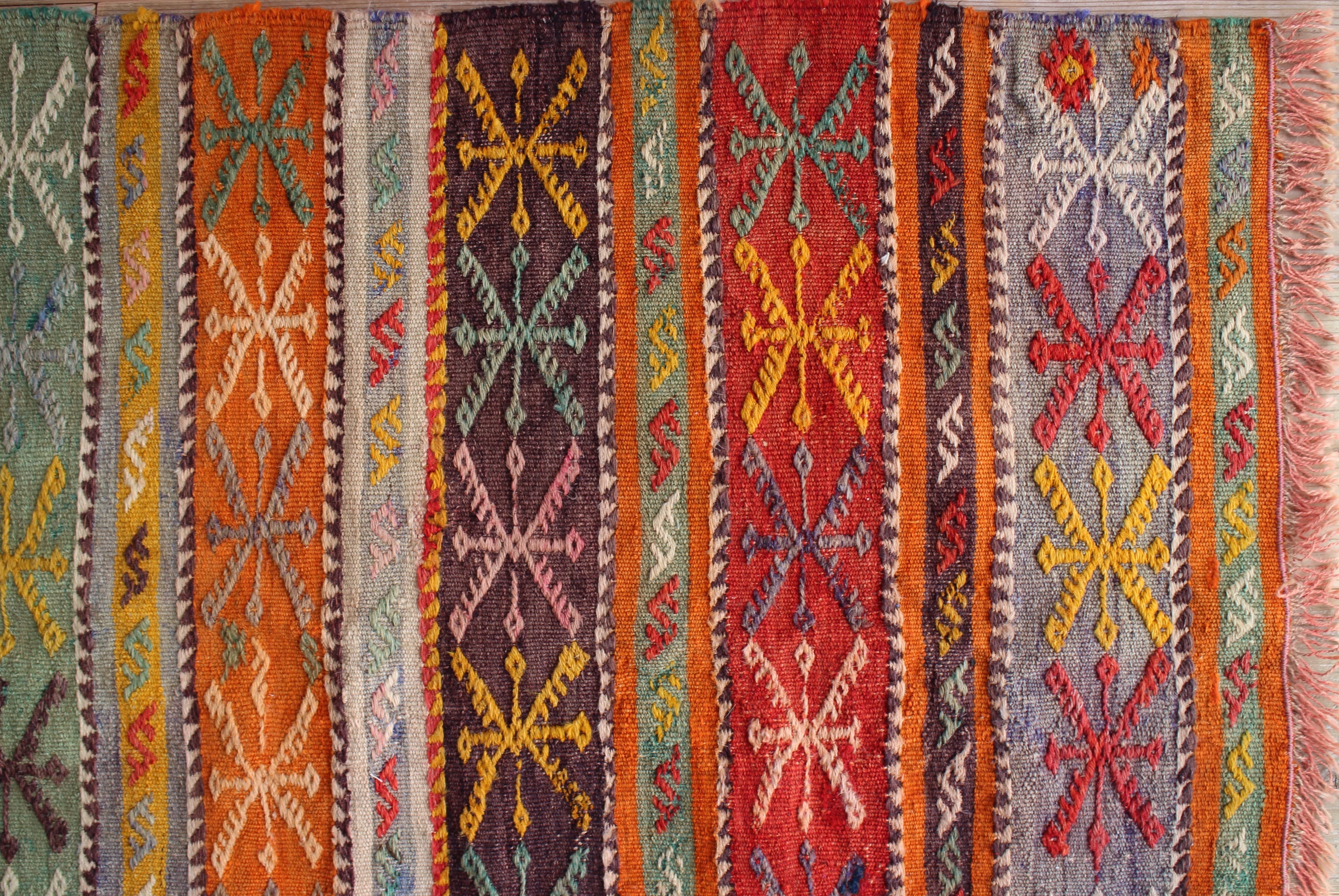 オレンジのオールドキリム