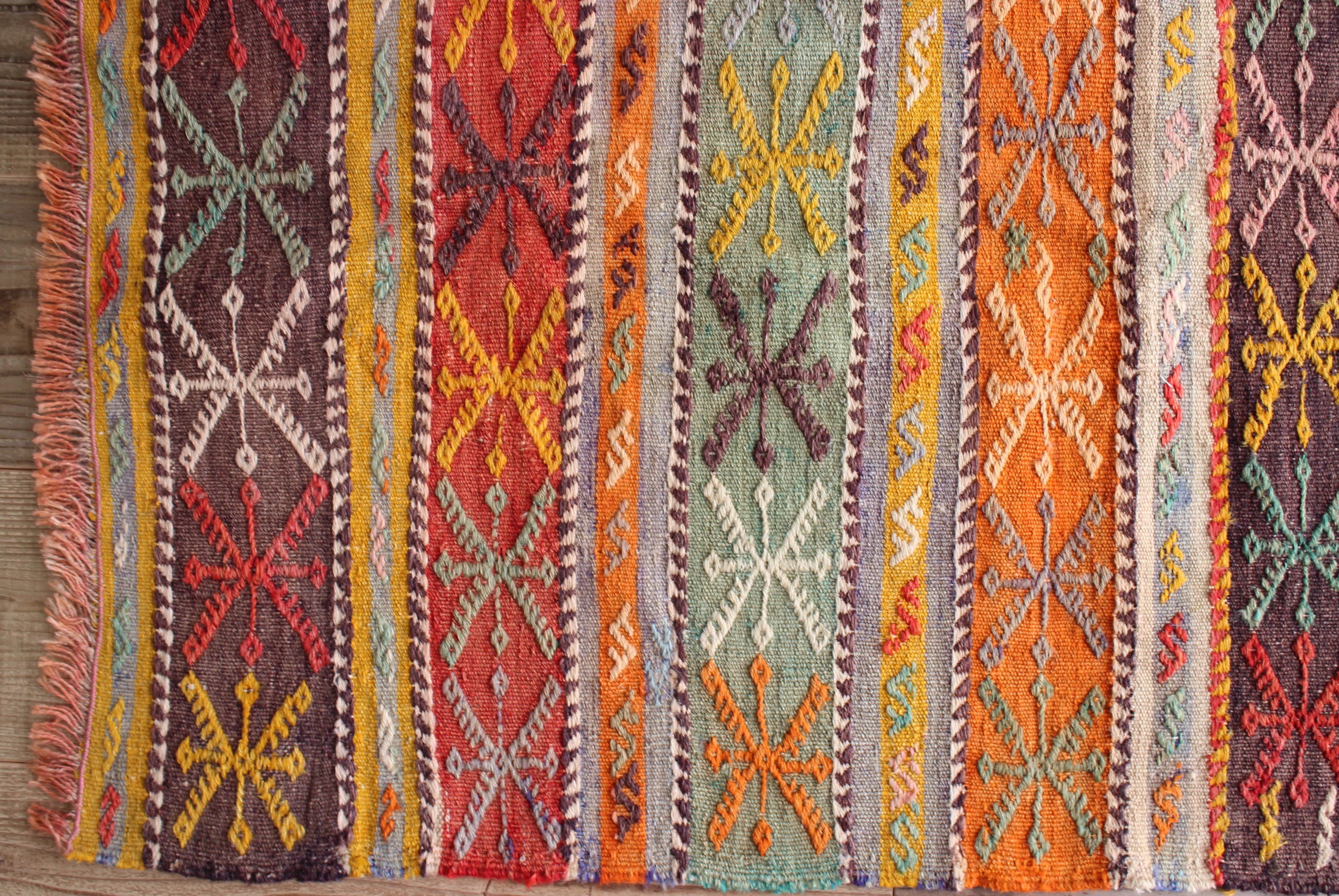 オレンジのオールドキリム