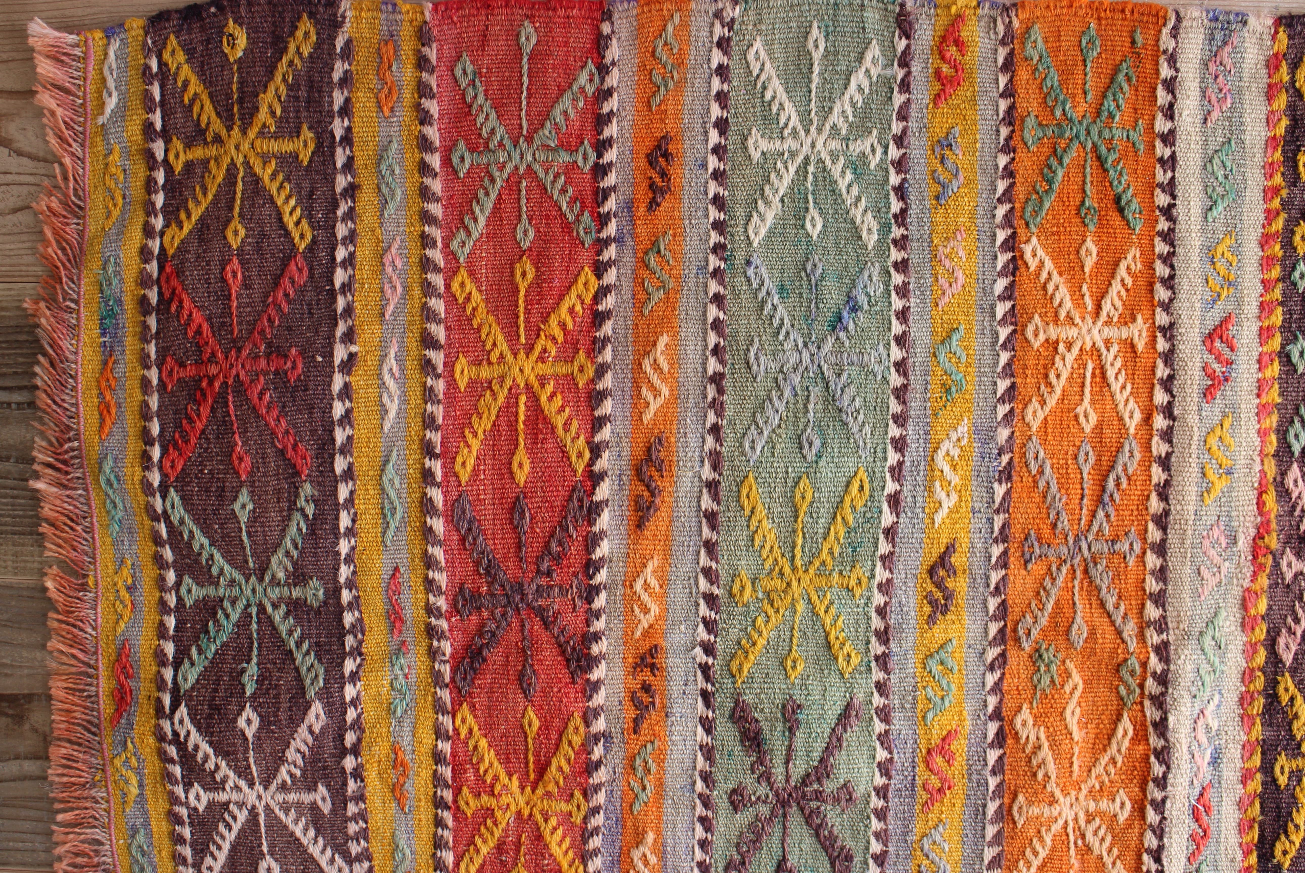 オレンジのオールドキリム