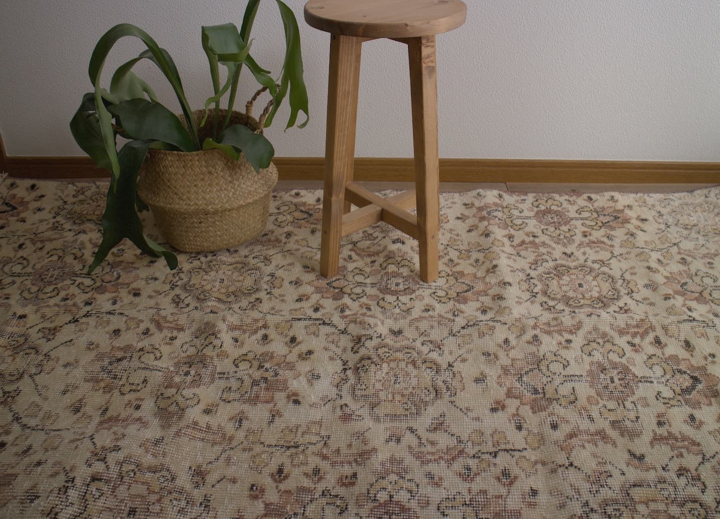 グレーのオールドキリム