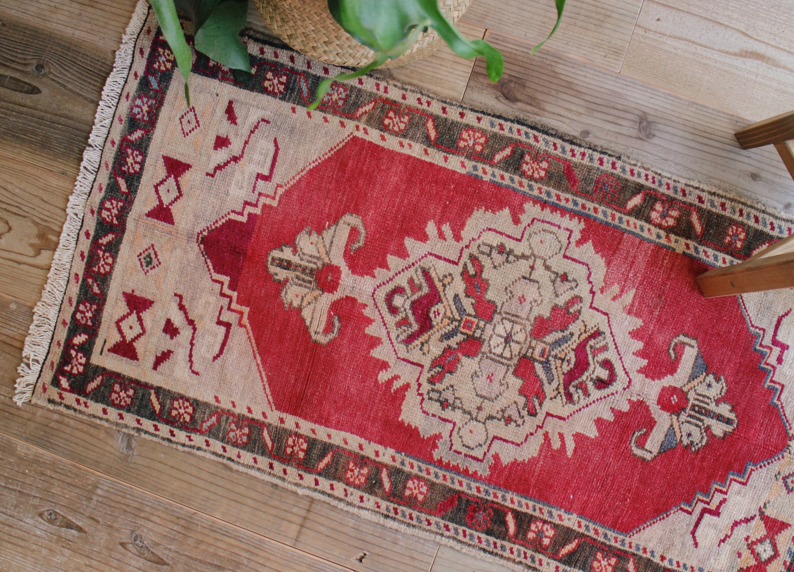 赤いオールドキリム