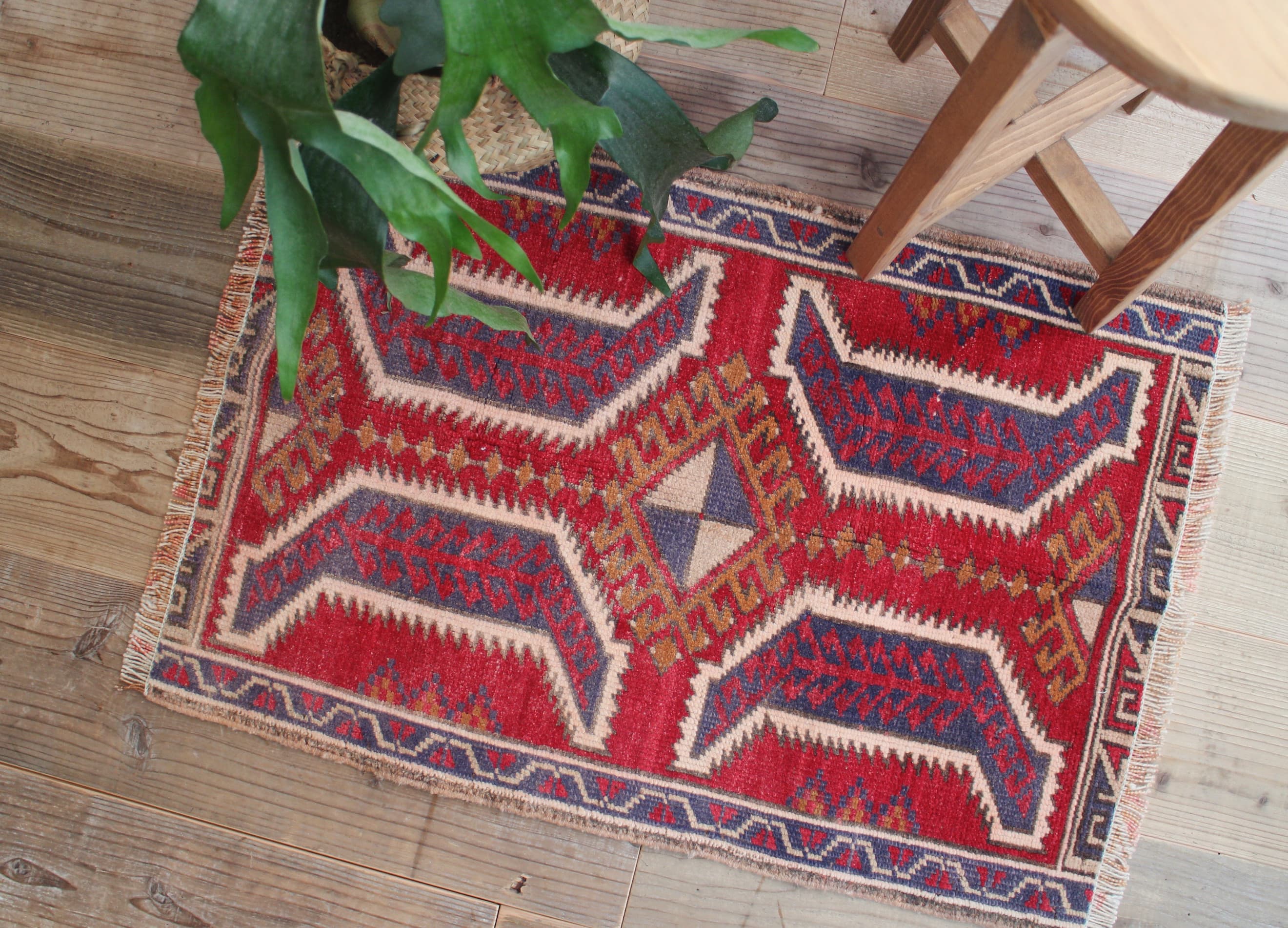 赤いオールドキリム