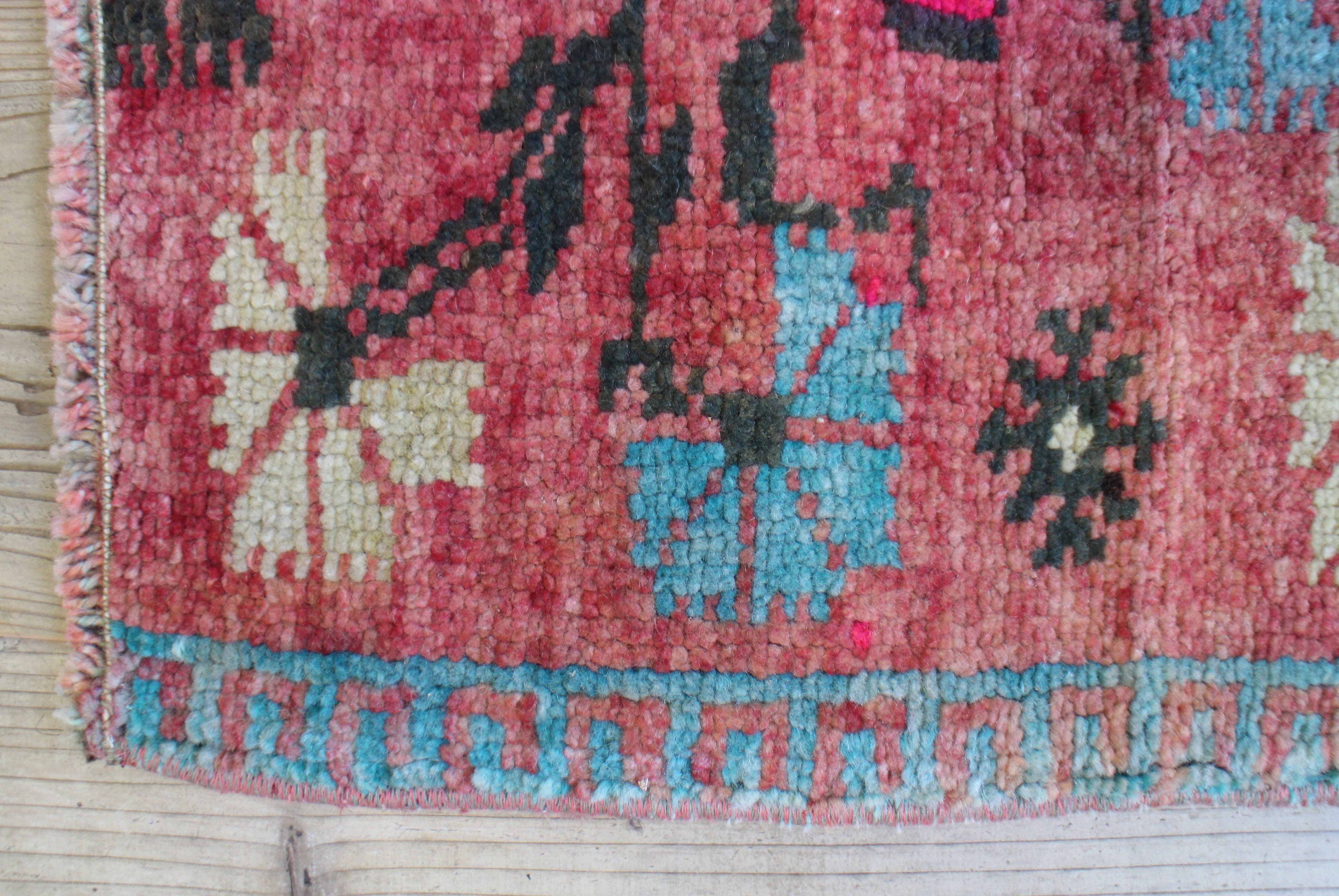 ピンクのオールドキリム