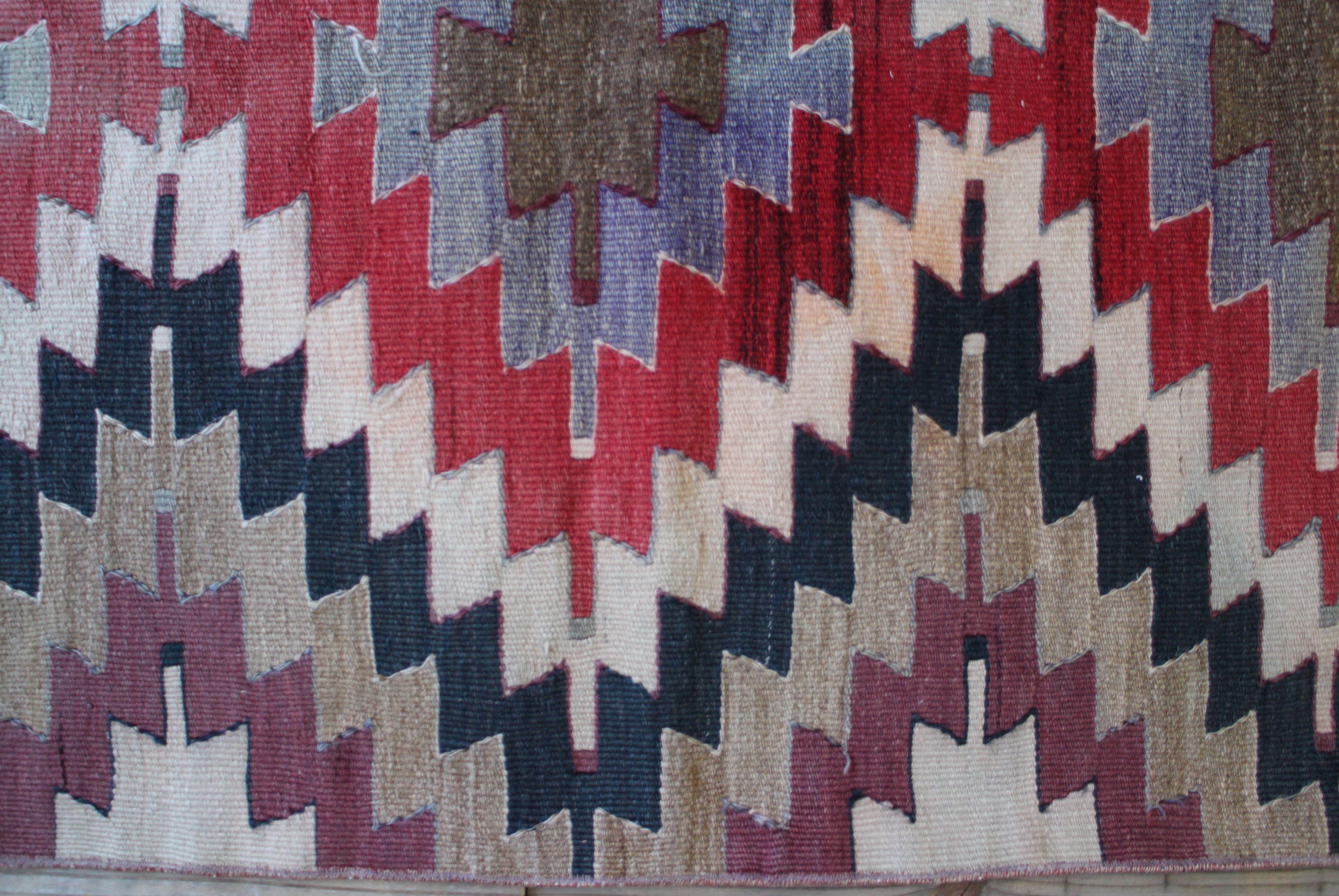 ブラウンのオールドキリム