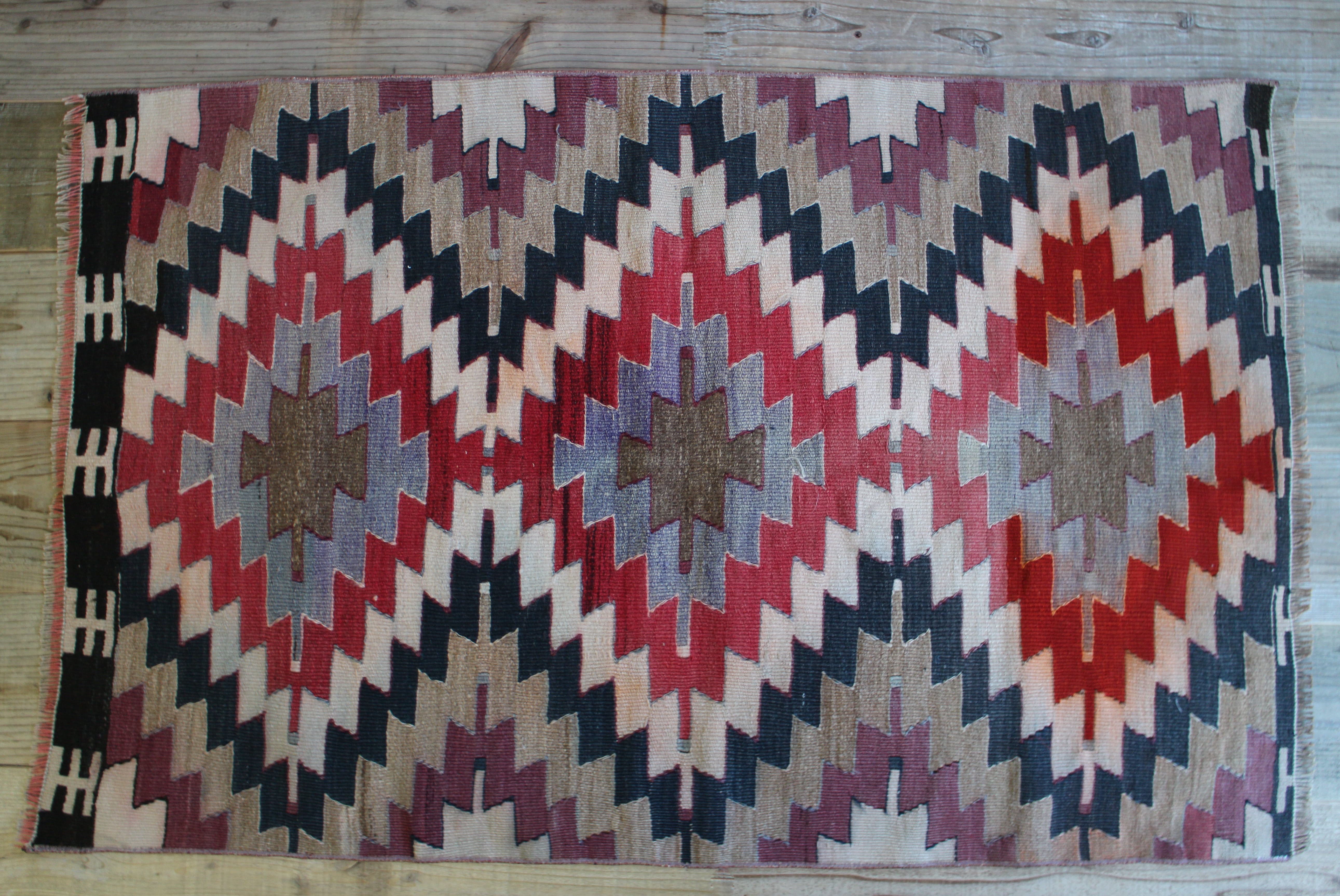 ブラウンのオールドキリム