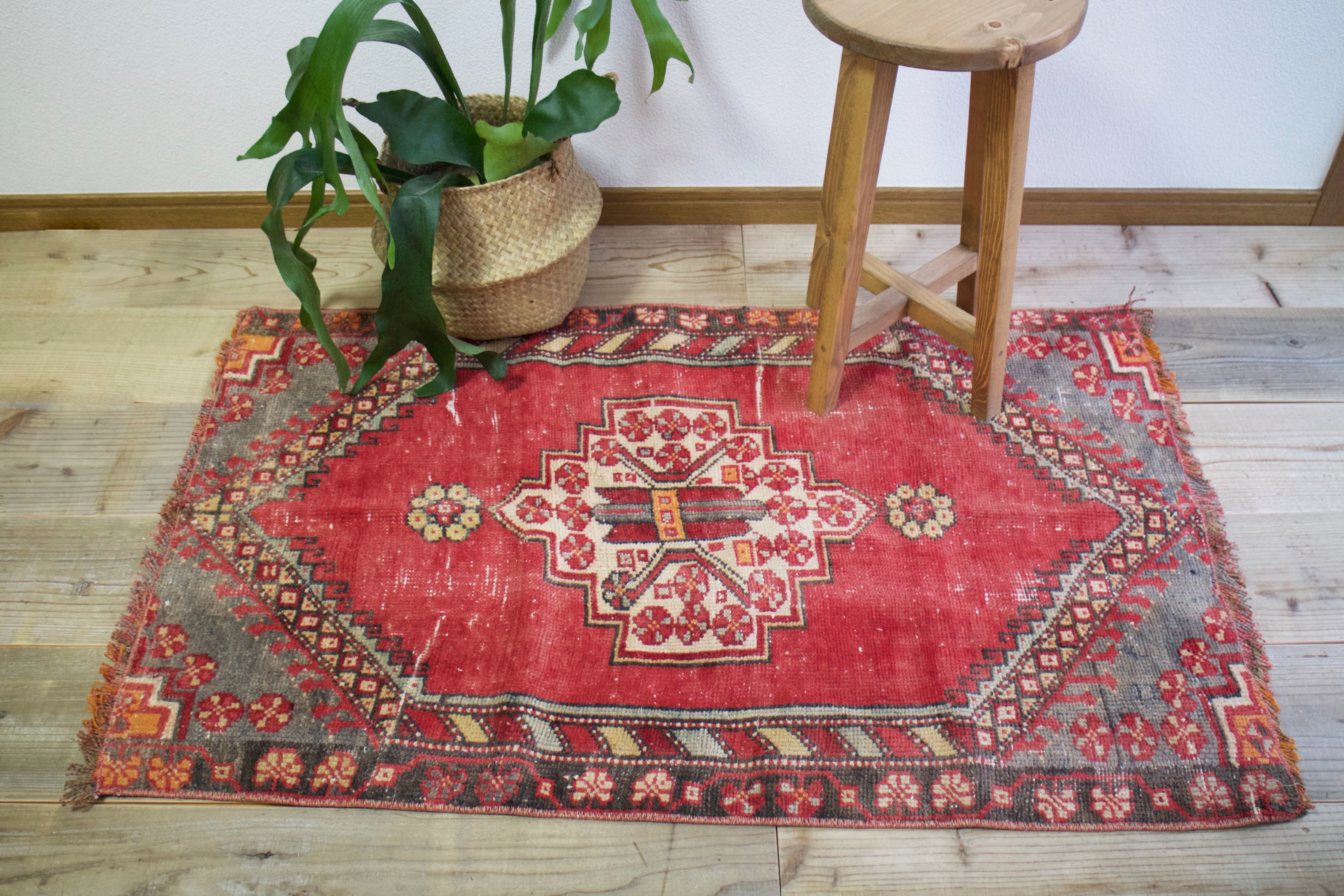 赤のオールドキリム