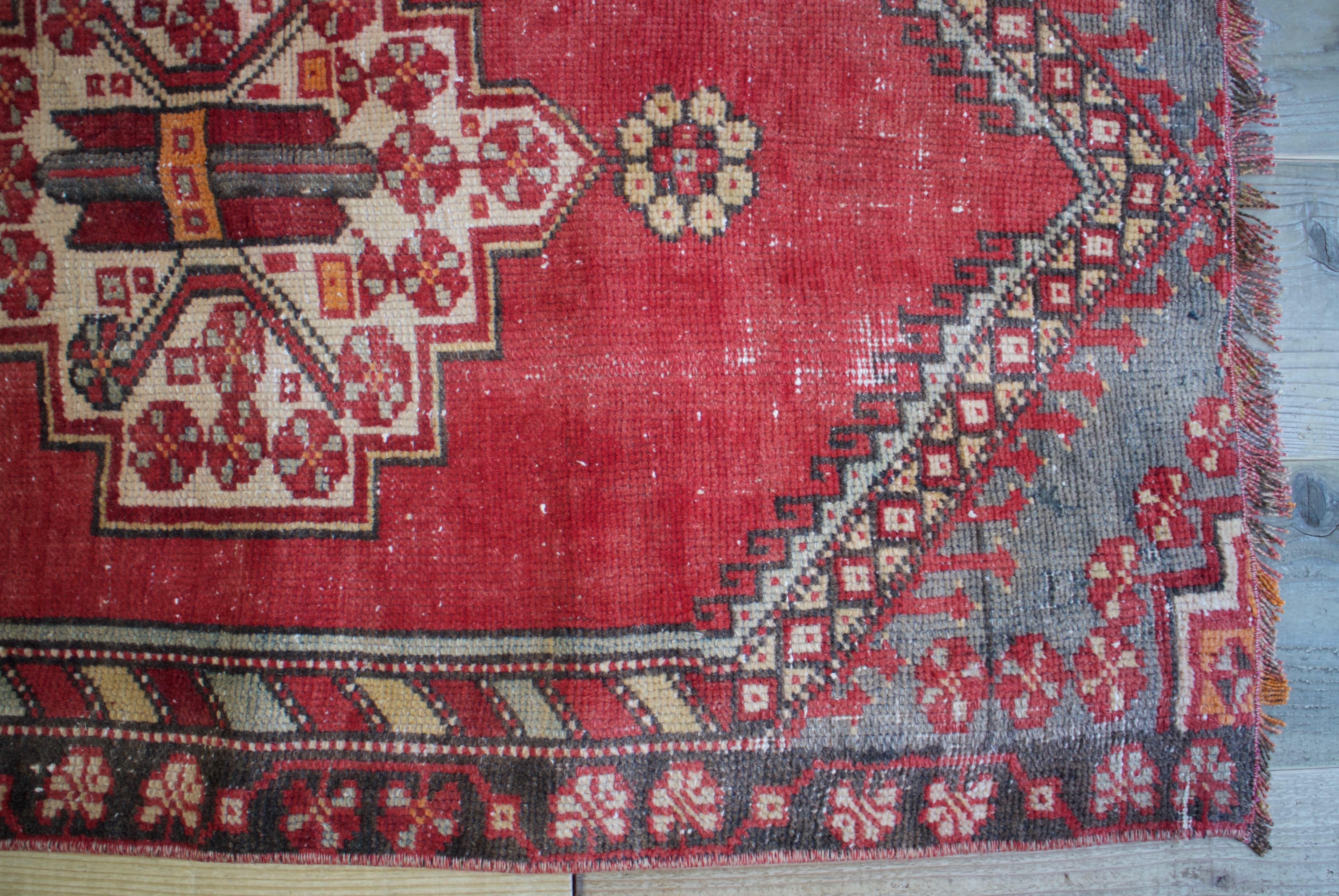 赤　オールドキリム