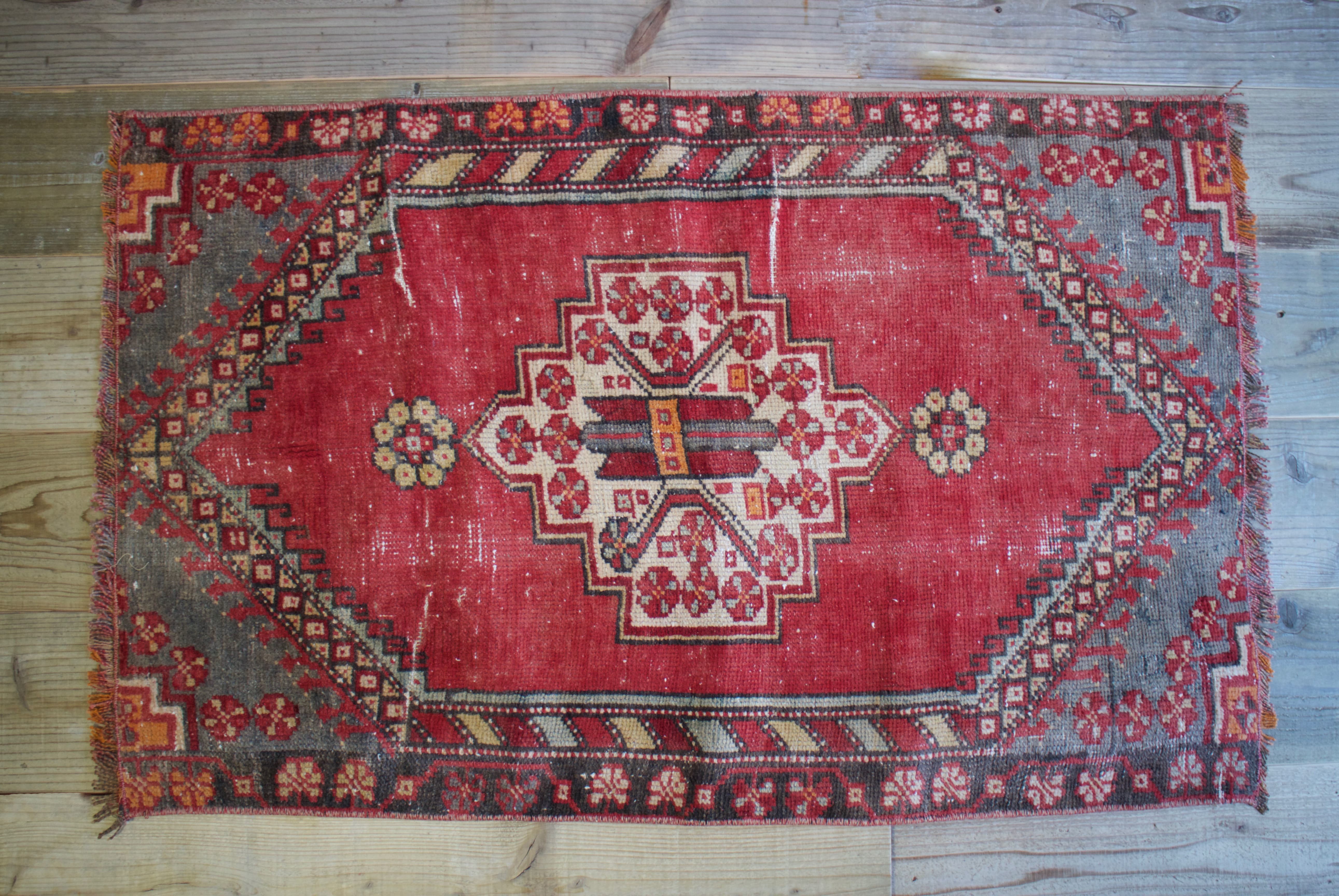 赤のオールドキリム