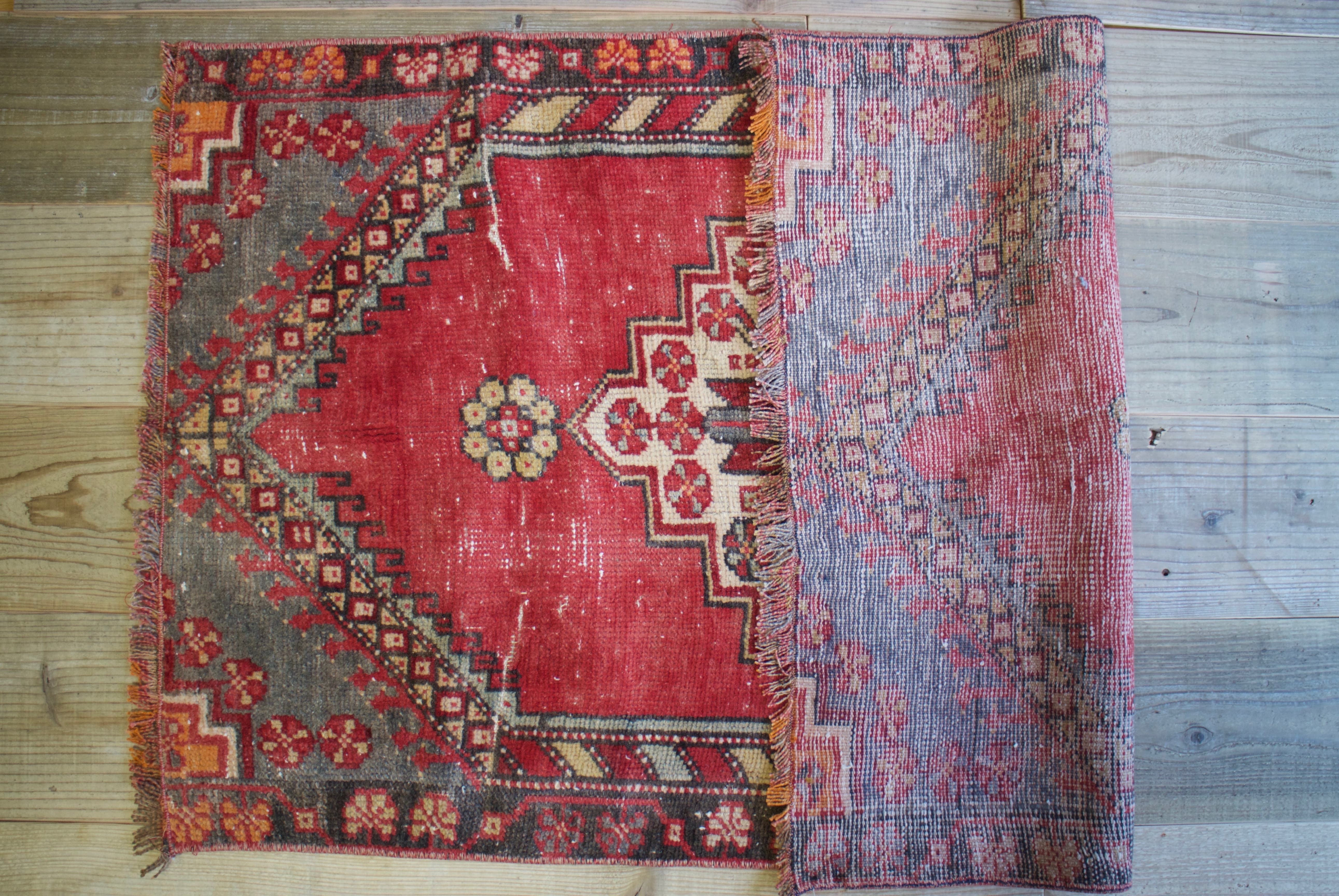 赤　オールドキリム