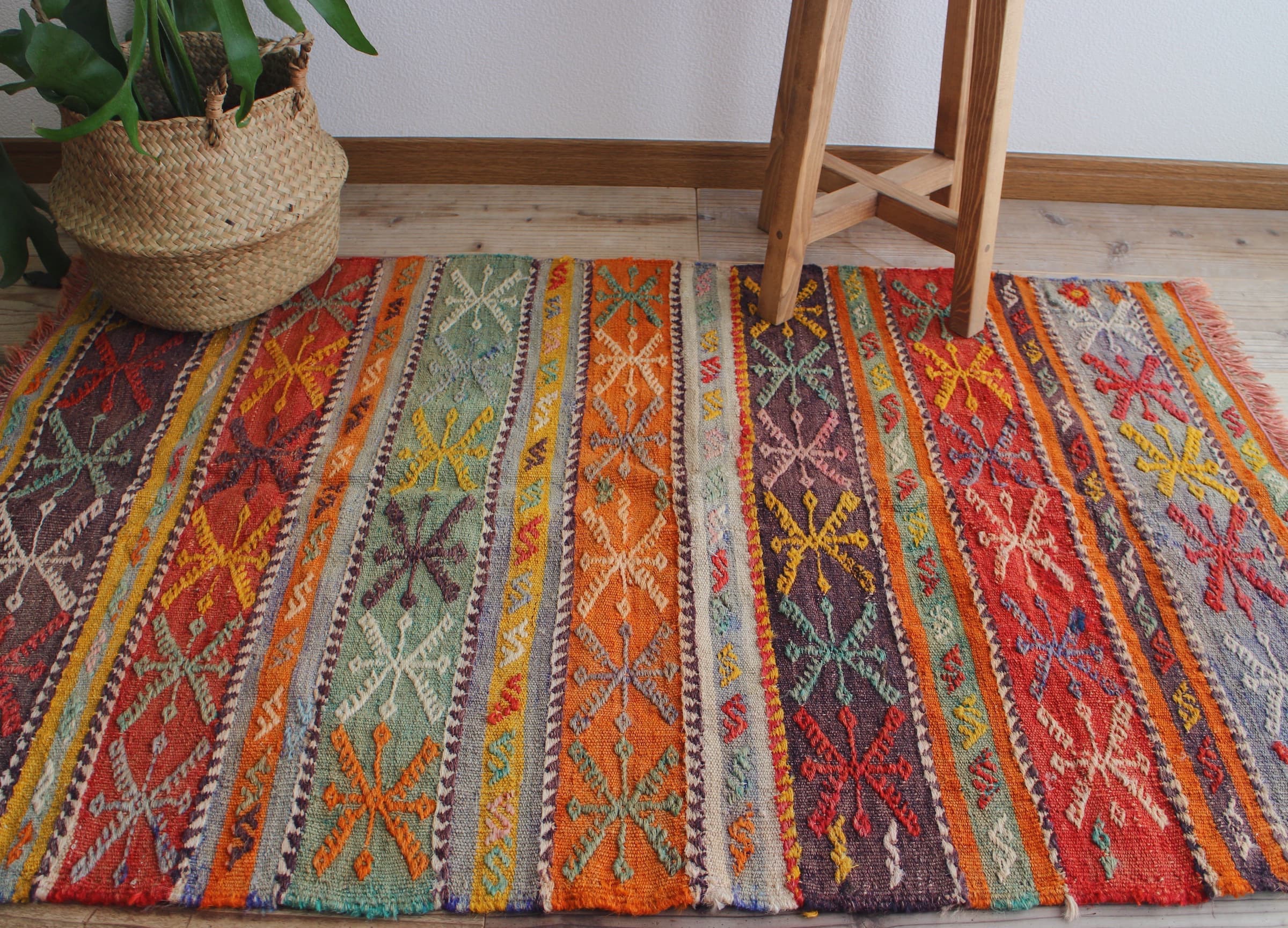 ベージュのオールドキリム