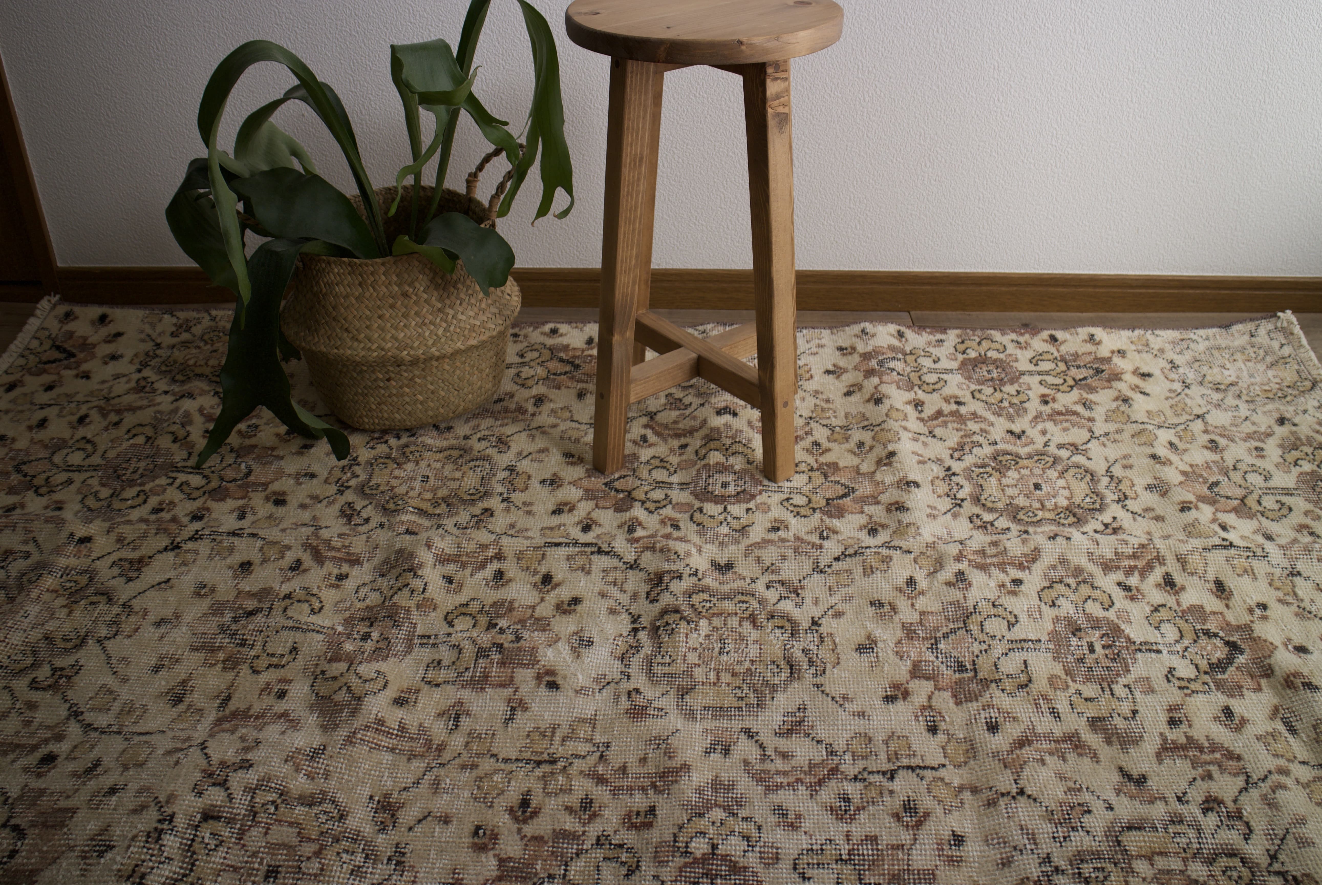 イエローベージュ　オールドキリム