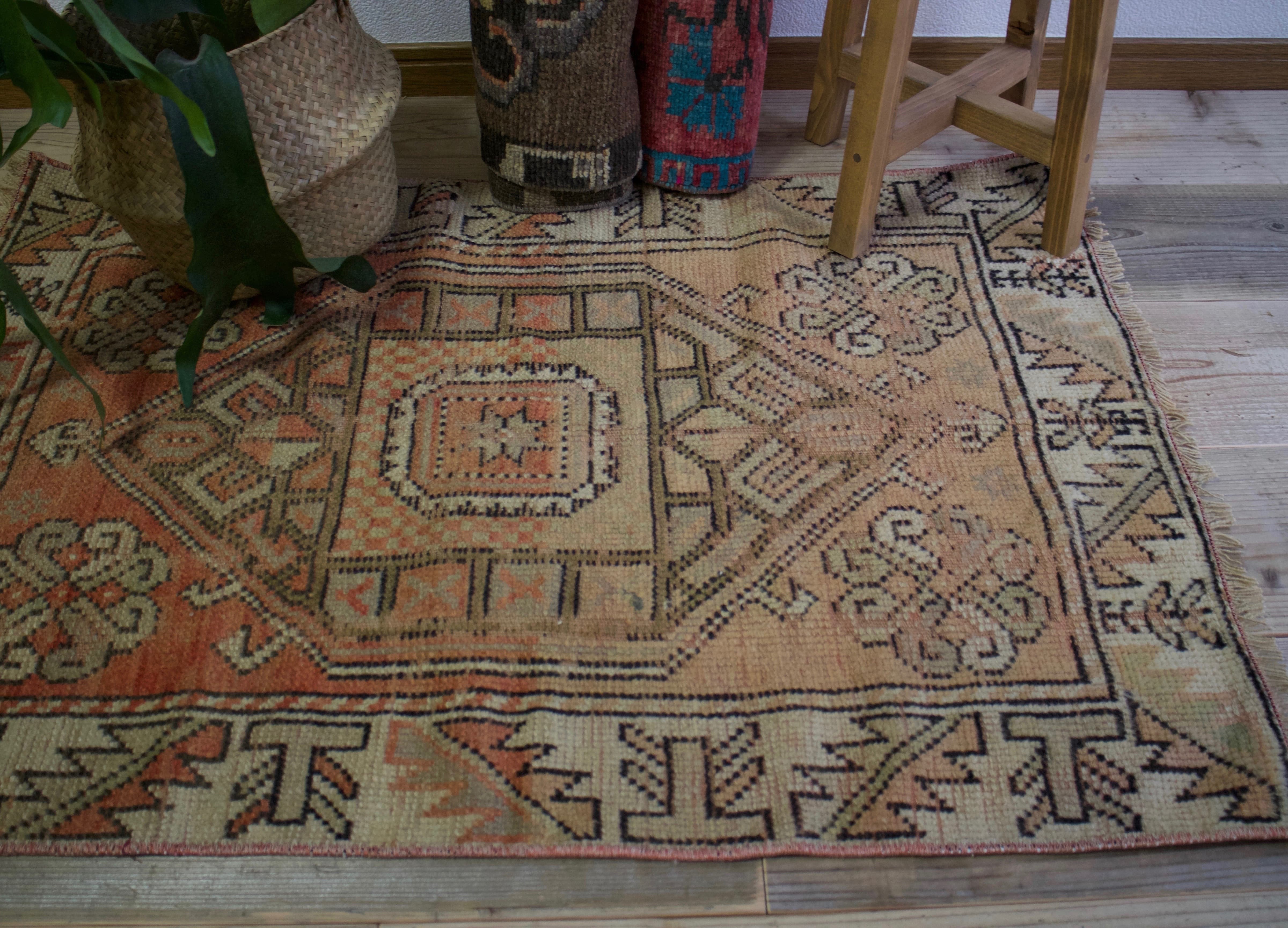 グレーのオールドキリム