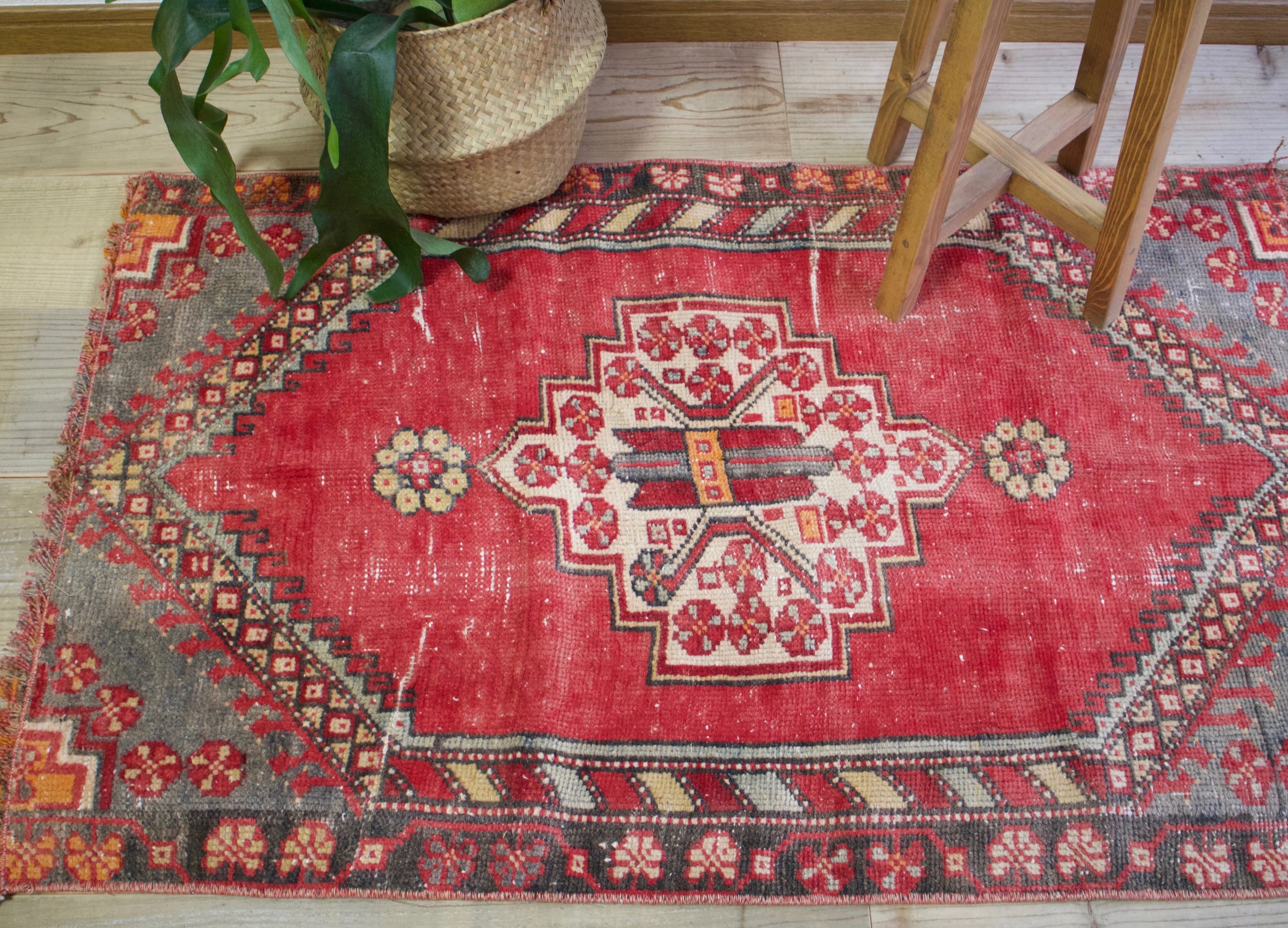 赤のオールドキリム